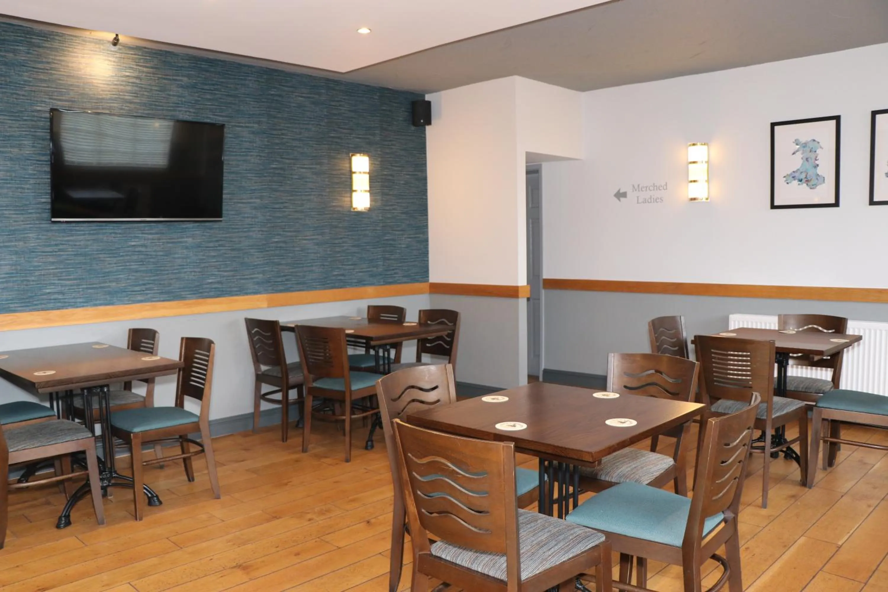 Restaurant/places to eat in Gwesty Nanhoron Arms Hotel