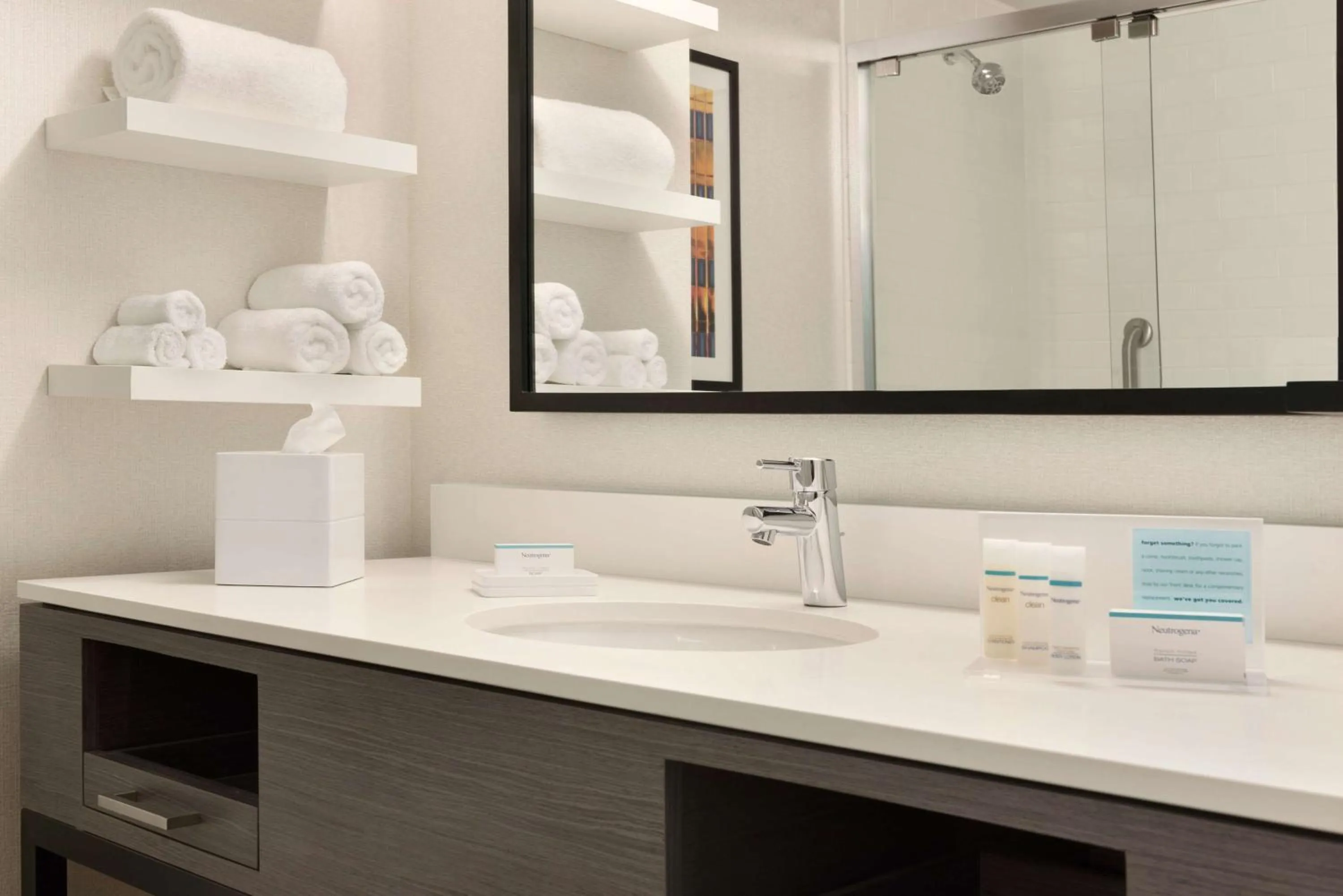 Bathroom in Hampton Inn Chicago West Loop Fulton Market Area