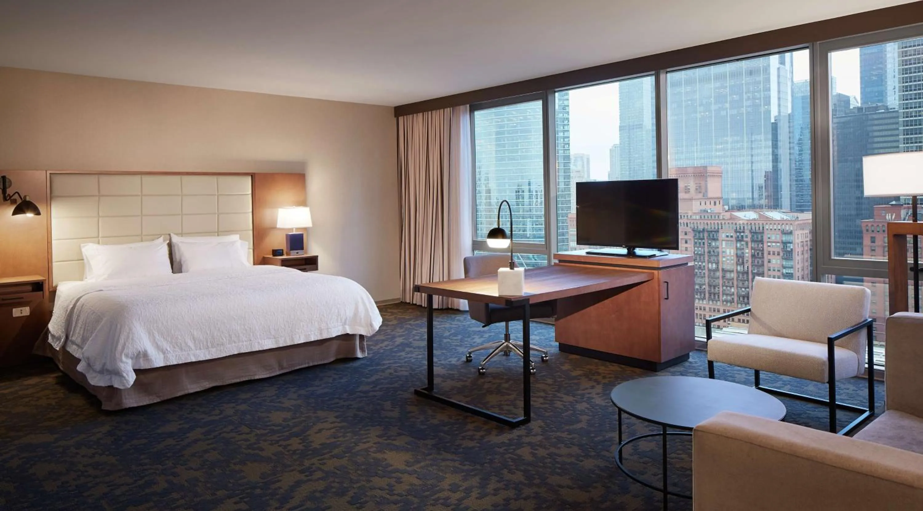 Bedroom, Bed in Hampton Inn Chicago West Loop Fulton Market Area