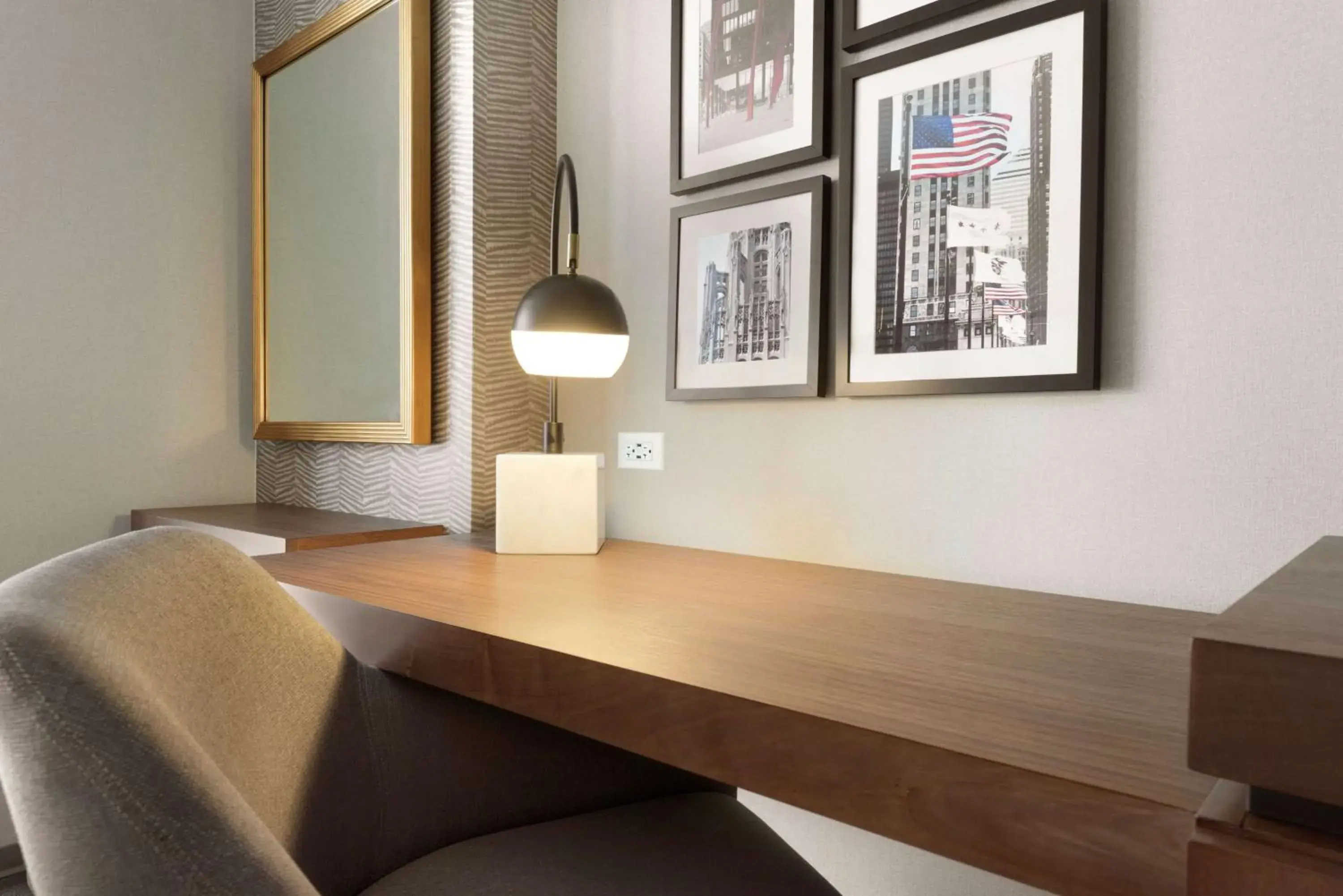 Queen with Two Queen Beds and Skyline View - Non-Smoking in Hampton Inn Chicago West Loop Fulton Market Area Queen with Two Queen Beds and Skyline View - Non-Smoking in Hampton Inn Chicago West Loop Fulton Market Area