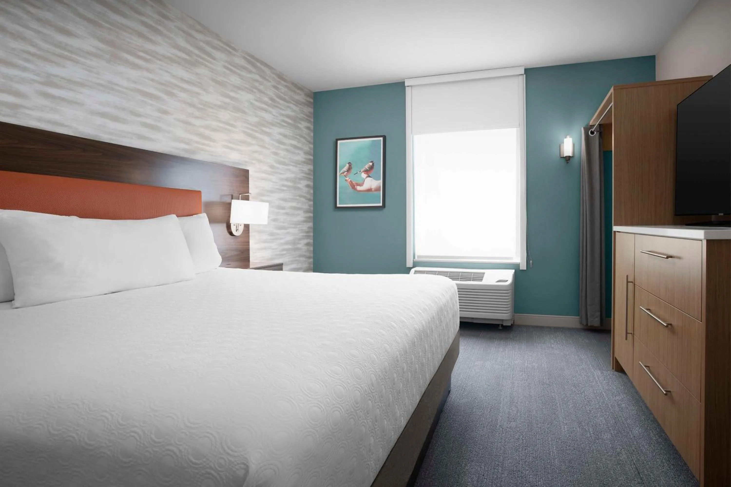 Bed in Home2 Suites by Hilton Eugene Downtown University Area