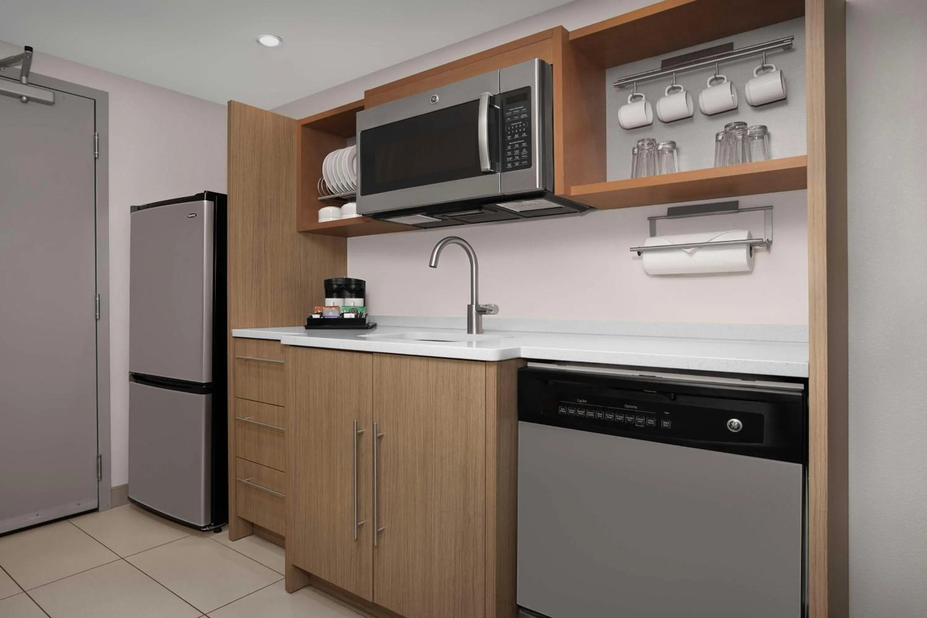 Kitchen or kitchenette in Home2 Suites by Hilton Eugene Downtown University Area