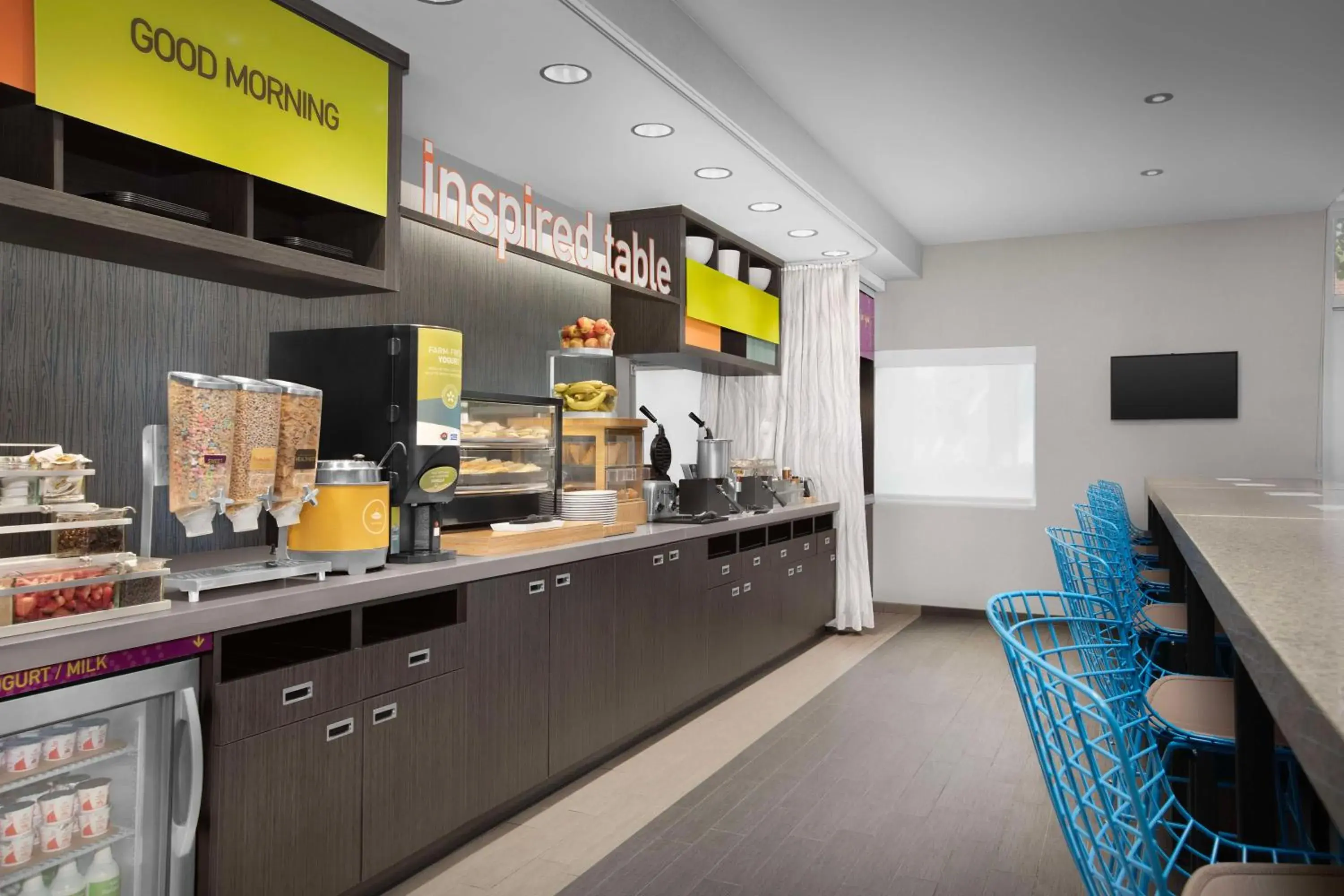 Breakfast in Home2 Suites by Hilton Eugene Downtown University Area Breakfast in Home2 Suites by Hilton Eugene Downtown University Area