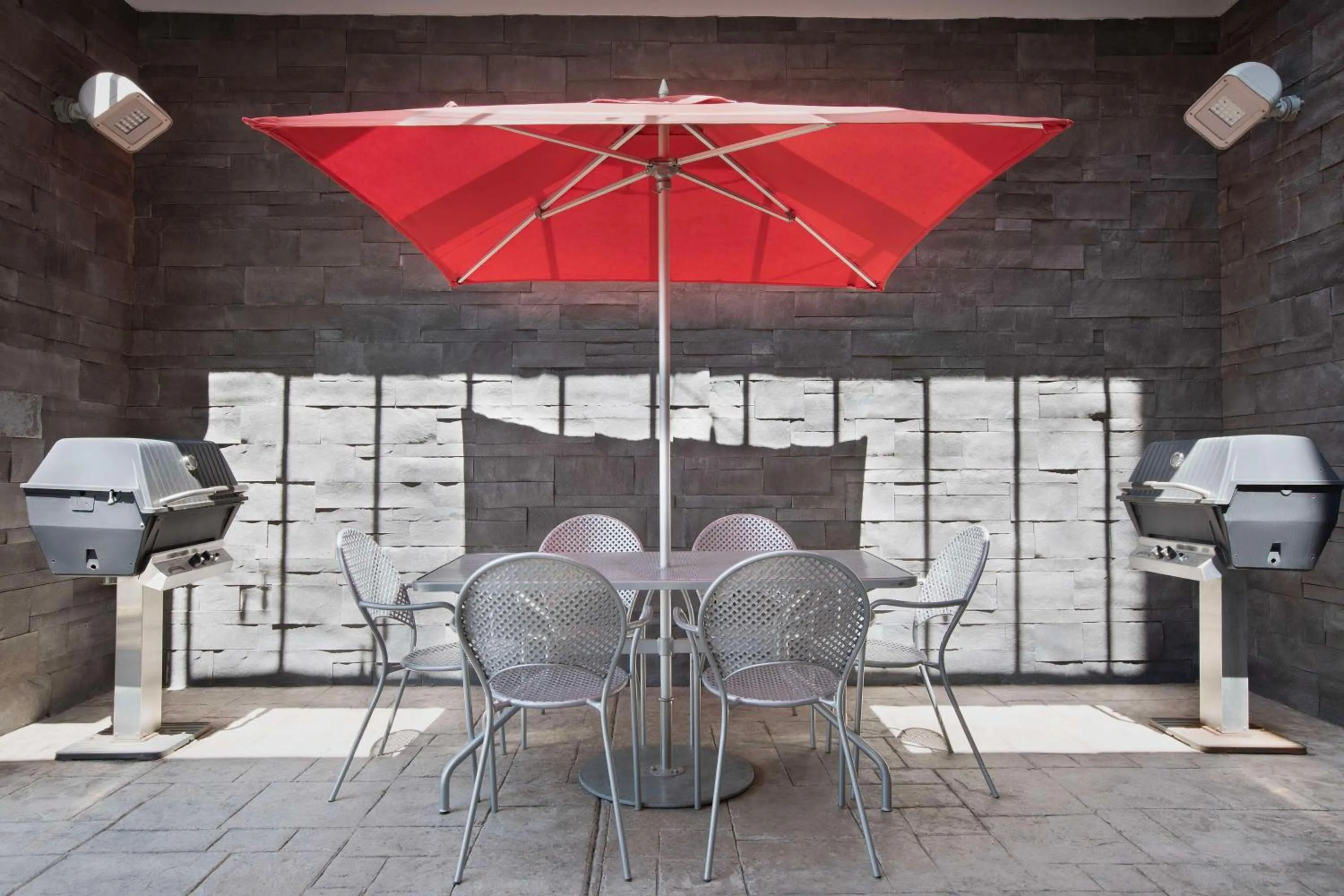 Patio in Home2 Suites by Hilton Eugene Downtown University Area