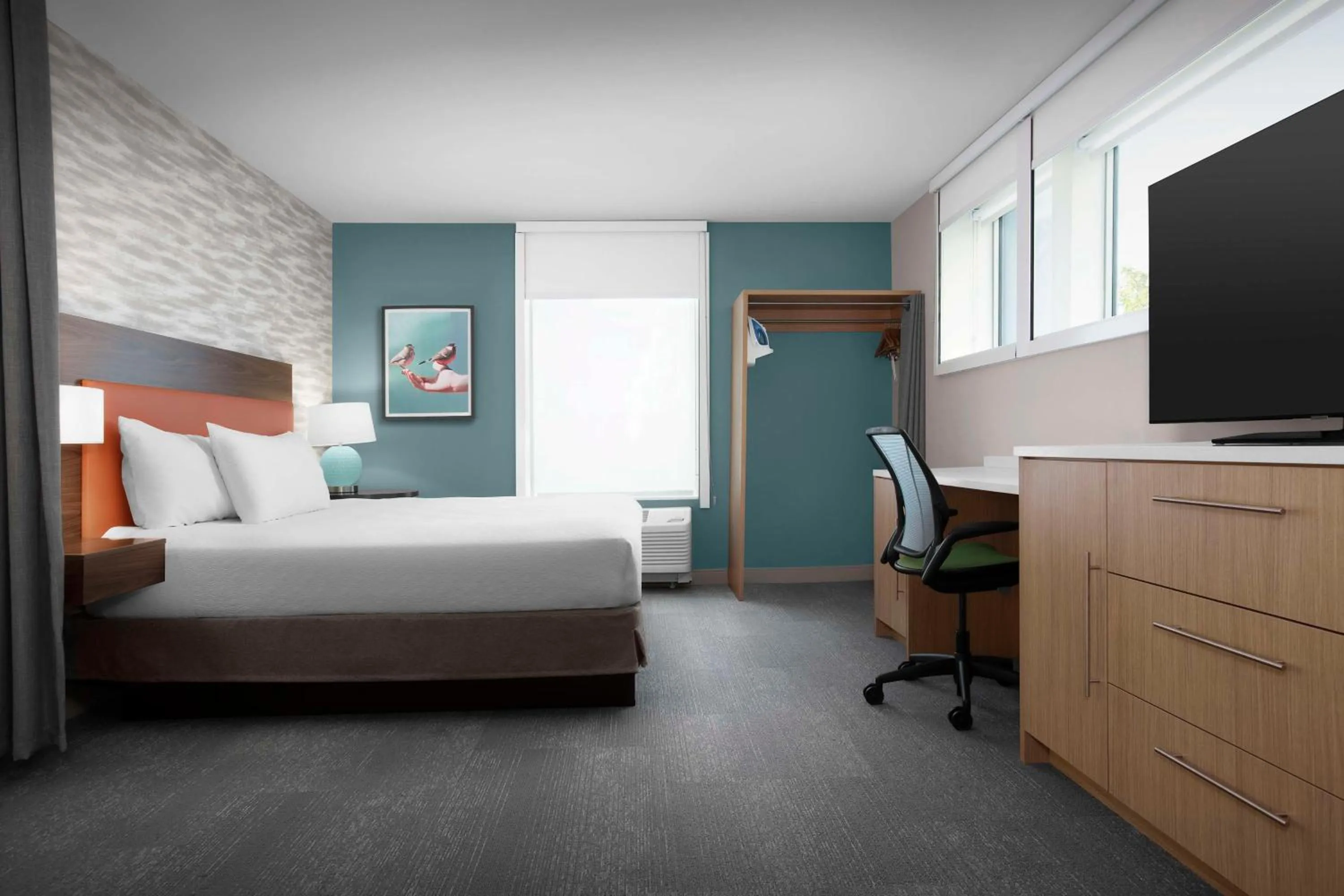 Bed in Home2 Suites by Hilton Eugene Downtown University Area