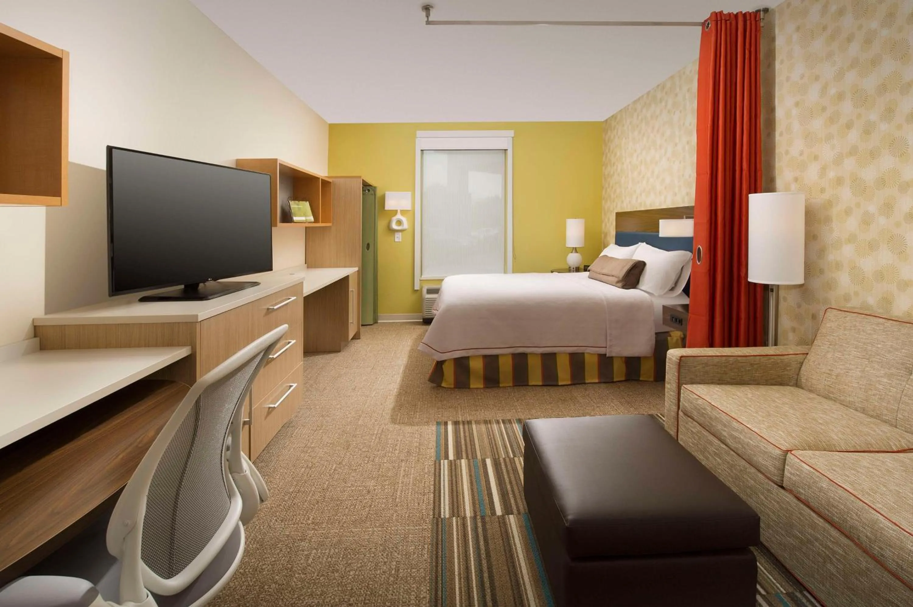 Bedroom, Bed in Home2 Suites by Hilton Hattiesburg