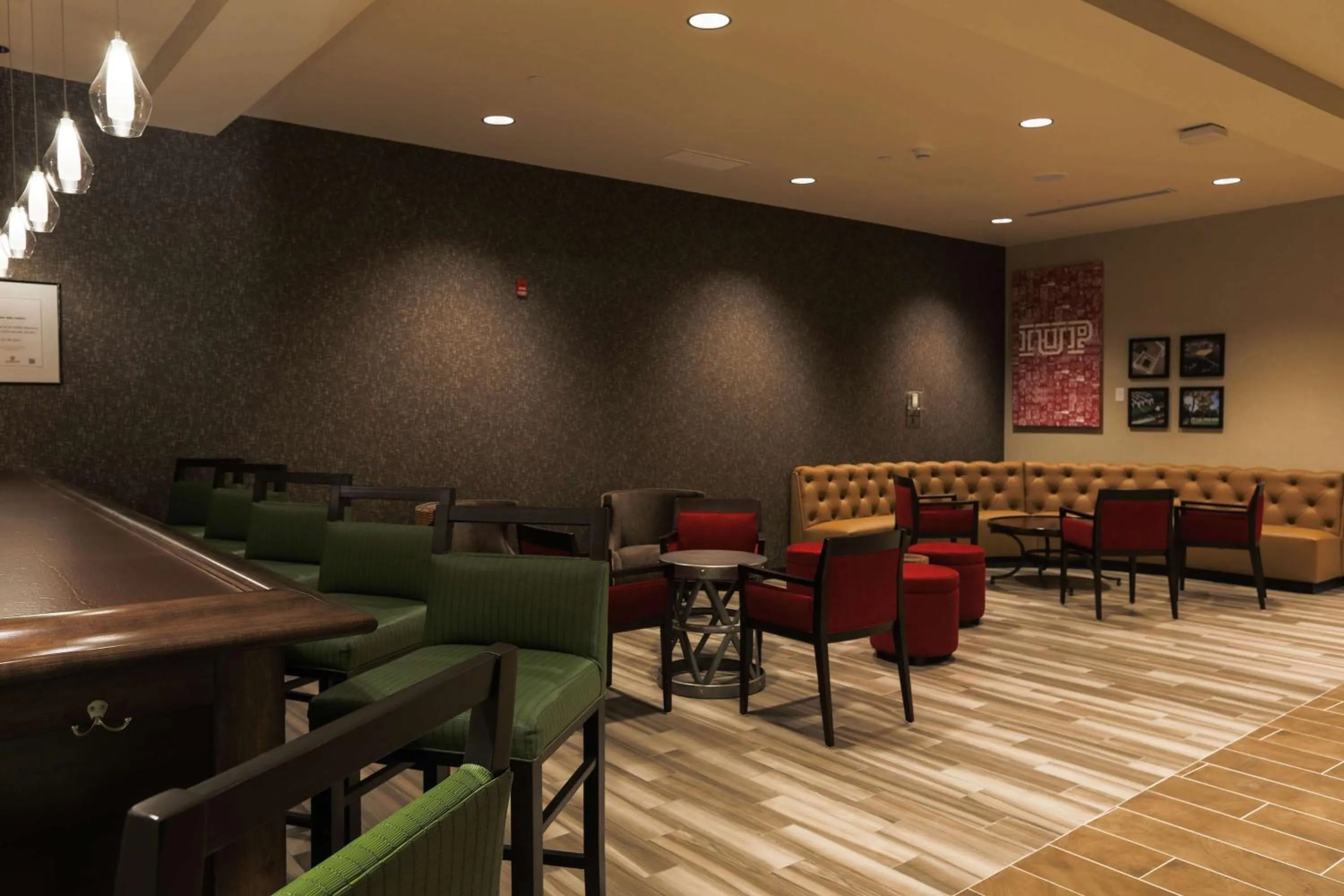 Lounge or bar in Hilton Garden Inn Indiana at IUP