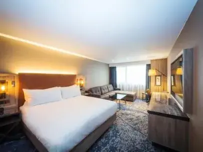 Junior Suite in DoubleTree by Hilton London Kingston Upon Thames Junior Suite in DoubleTree by Hilton London Kingston Upon Thames