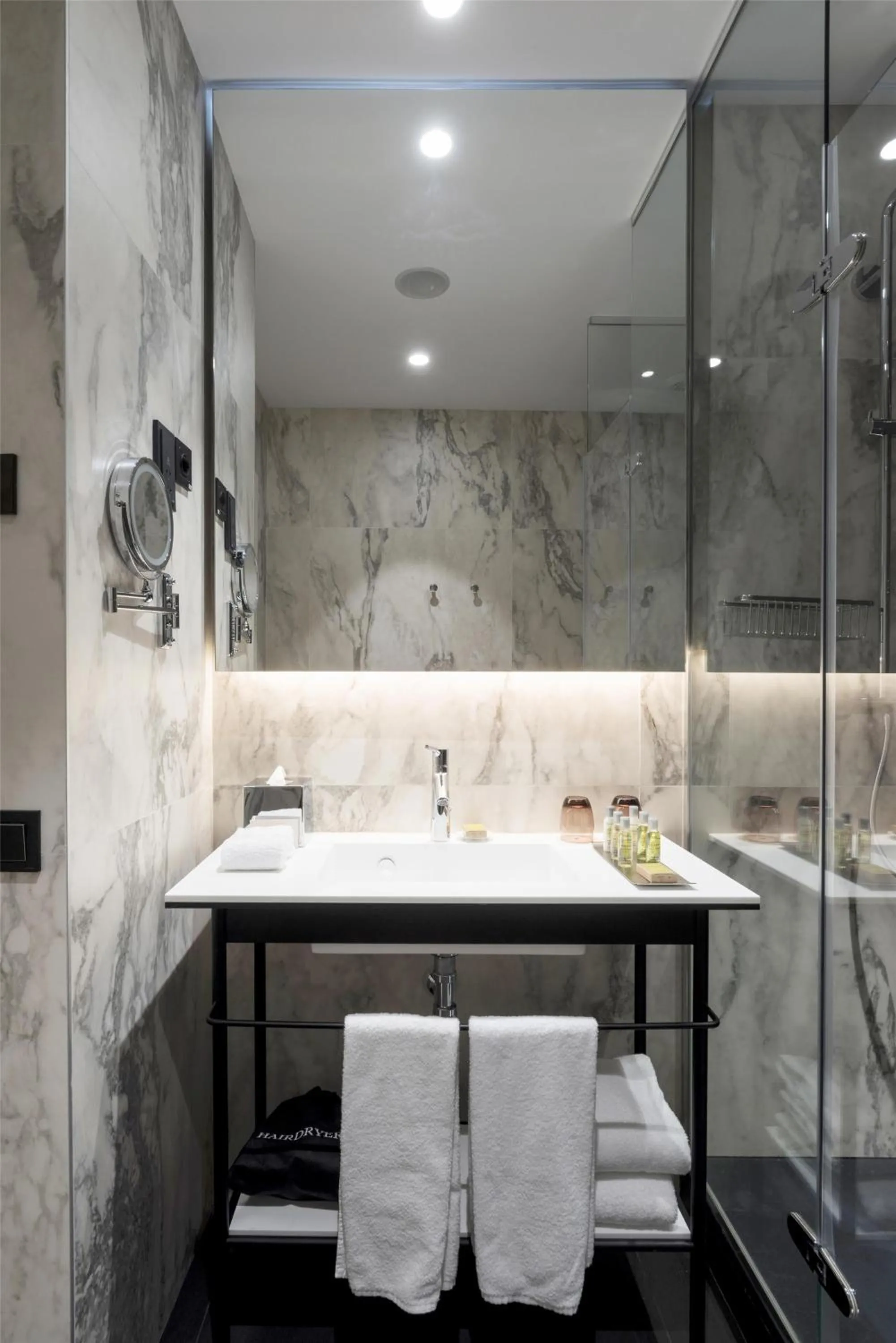 Bathroom in DoubleTree by Hilton Madrid-Prado