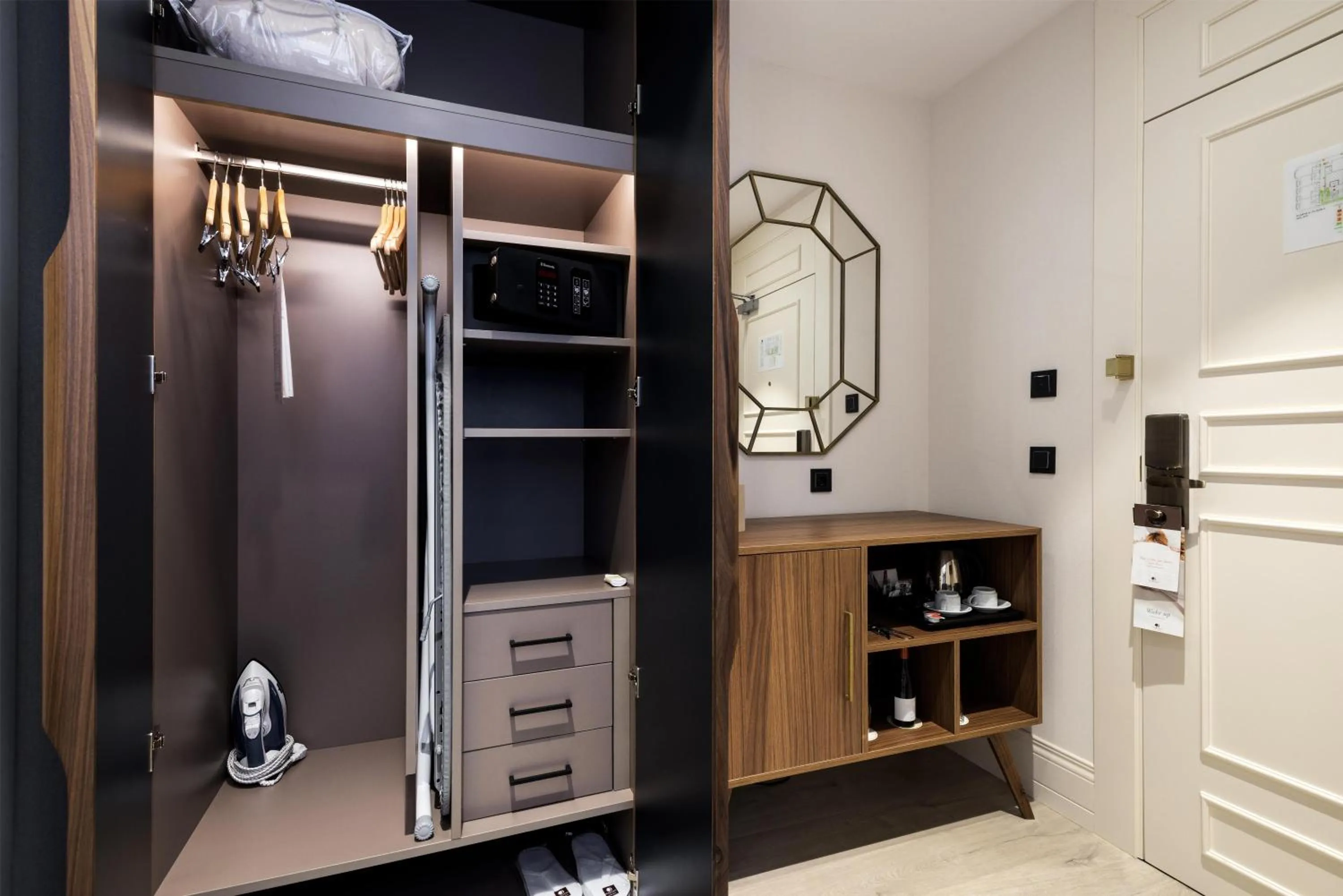 Photo of the whole room in DoubleTree by Hilton Madrid-Prado