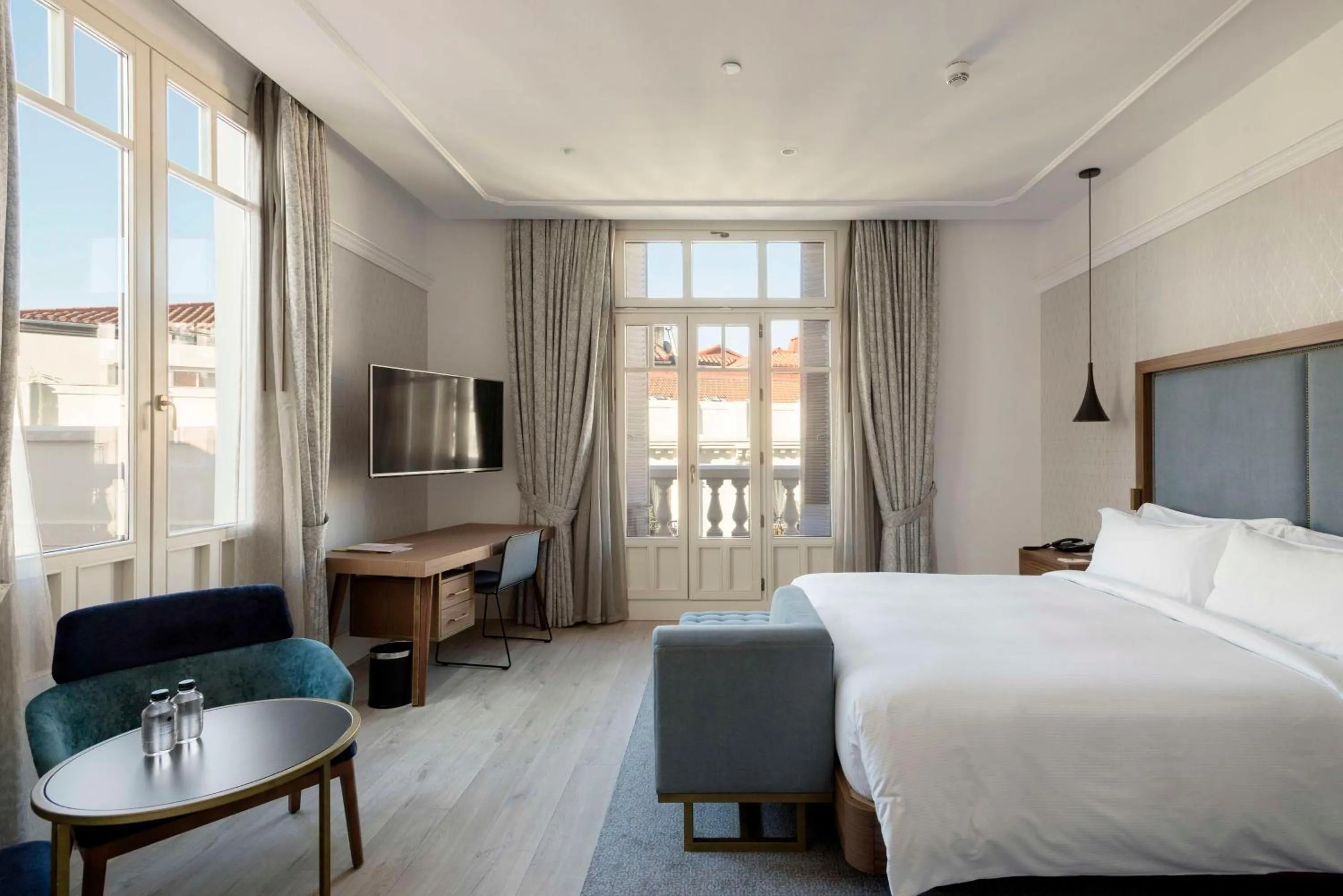 Bedroom, Bed in DoubleTree by Hilton Madrid-Prado