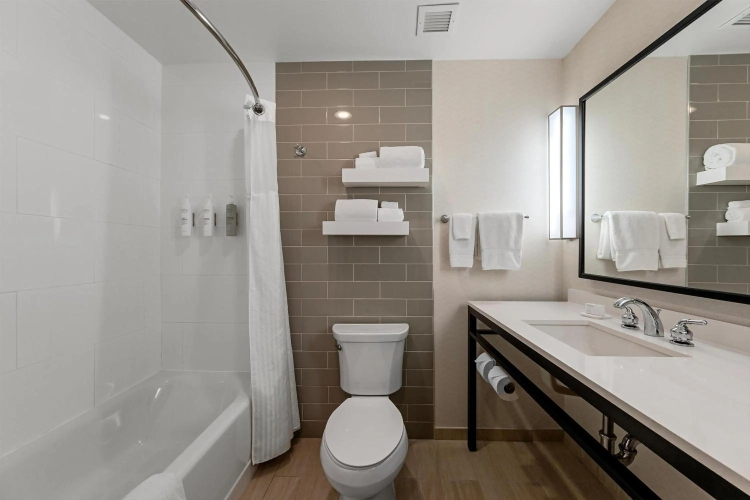 Bathroom in Hilton Garden Inn Martinsburg