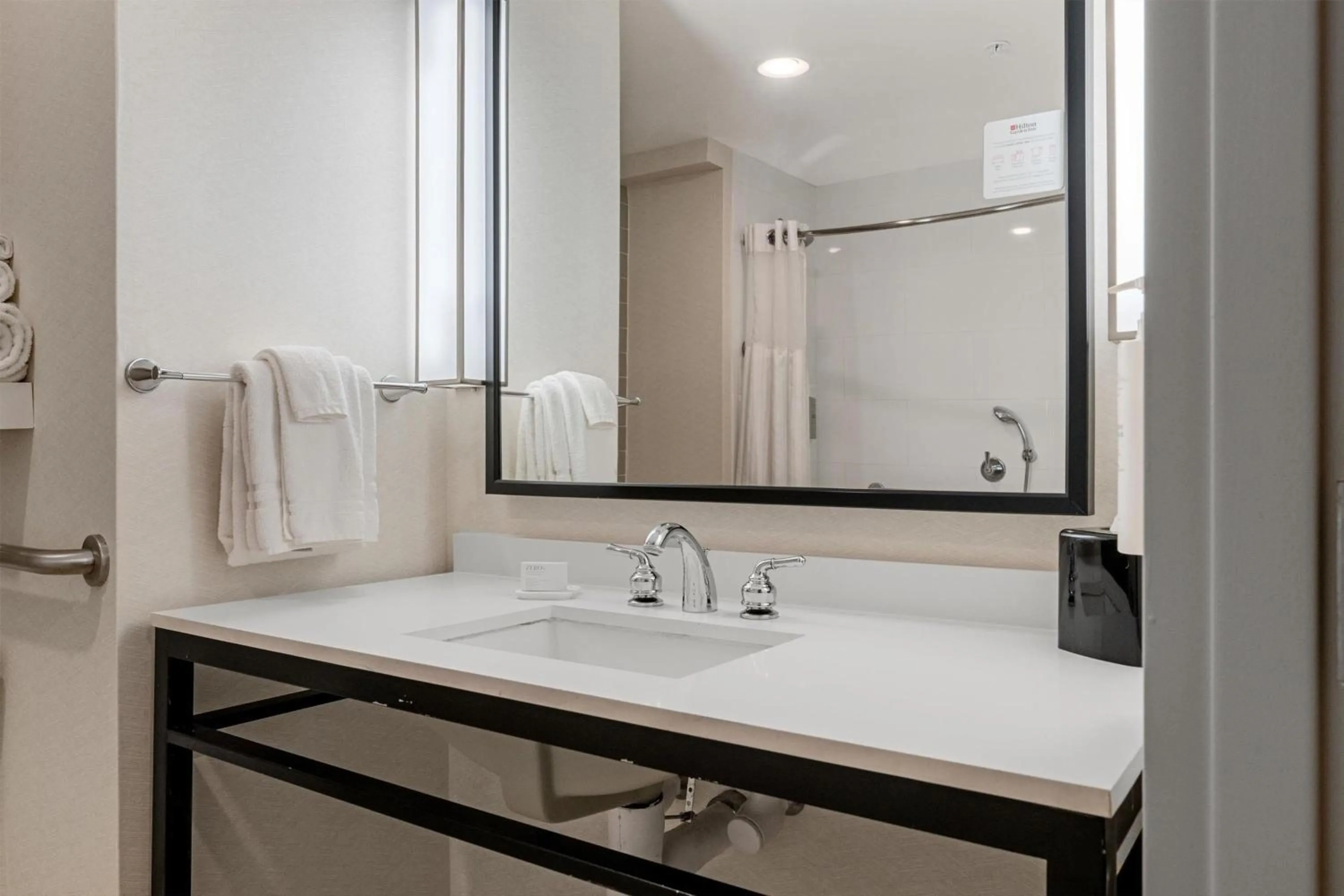 Bathroom in Hilton Garden Inn Martinsburg