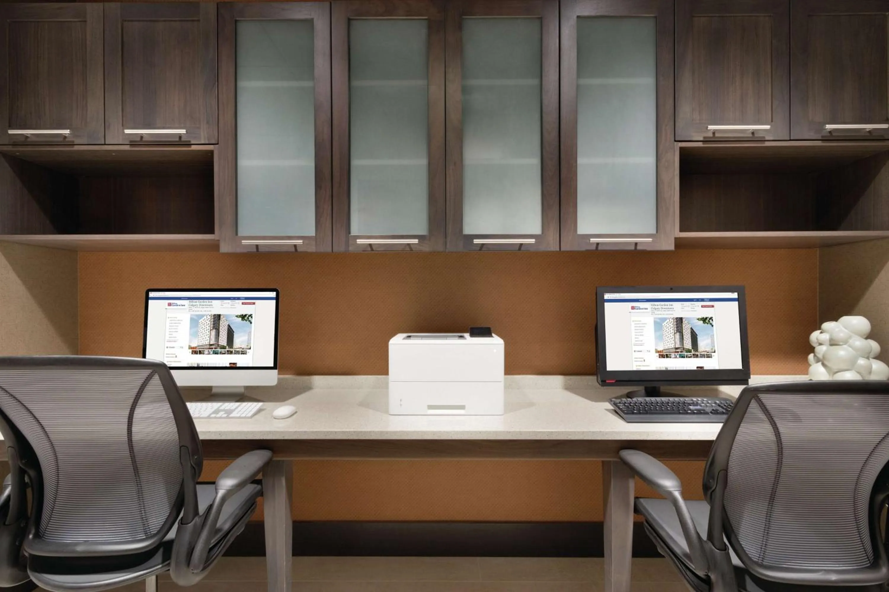 Business facilities in Hilton Garden Inn Calgary Downtown