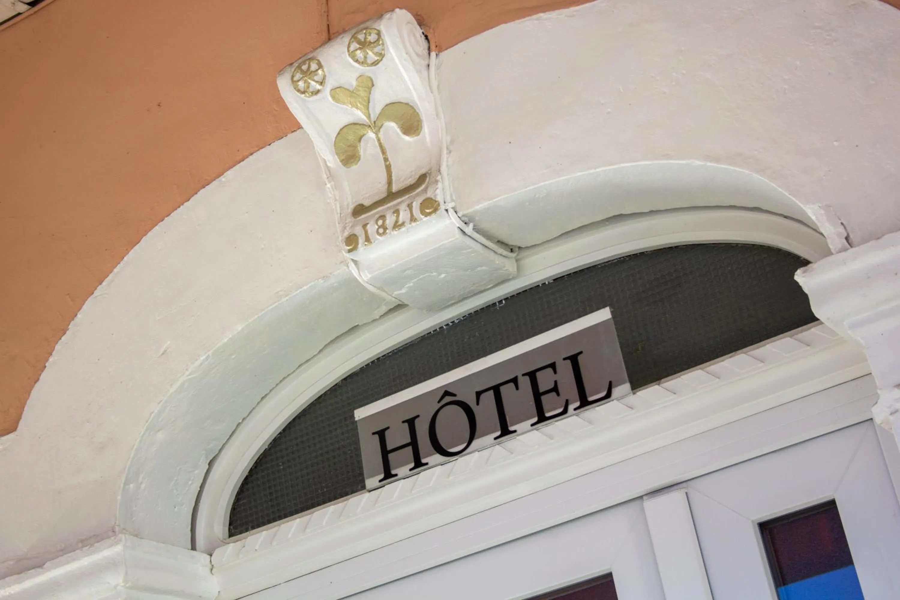 Property logo or sign in Hotel du Commerce