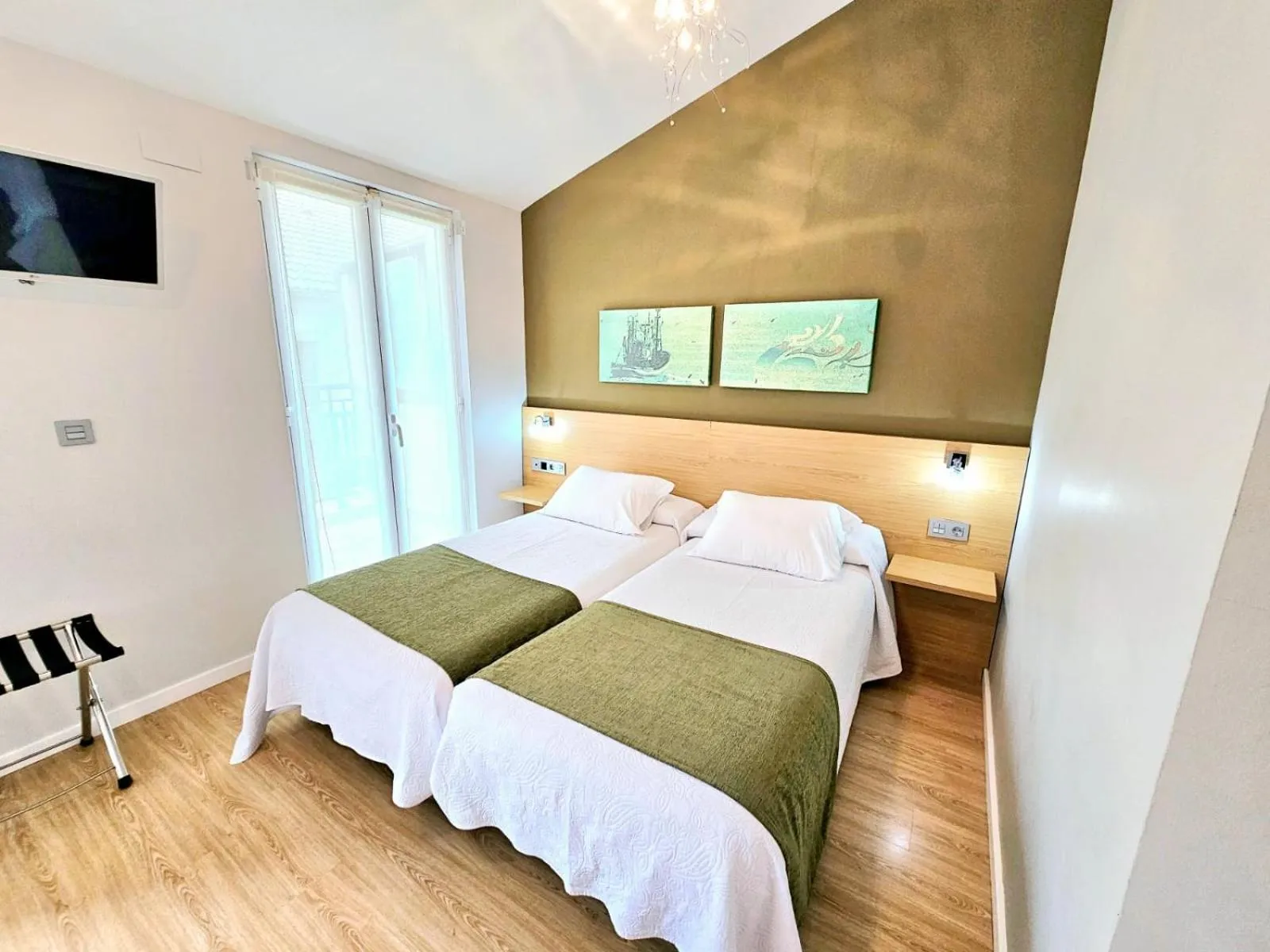 Photo of the whole room, Bed in Hotel Olatu