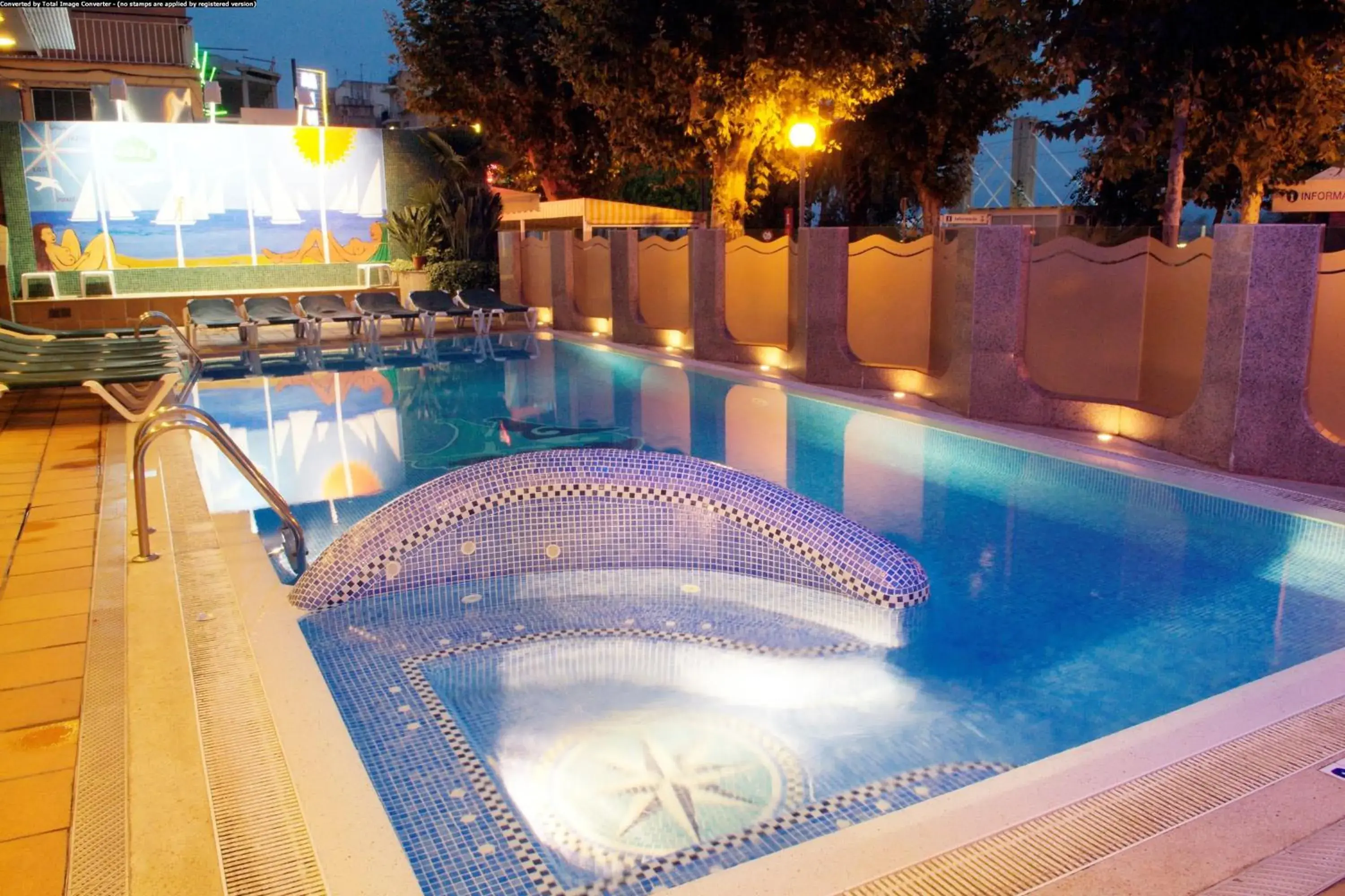 Swimming pool in Checkin Garbí Swimming pool in Checkin Garbí