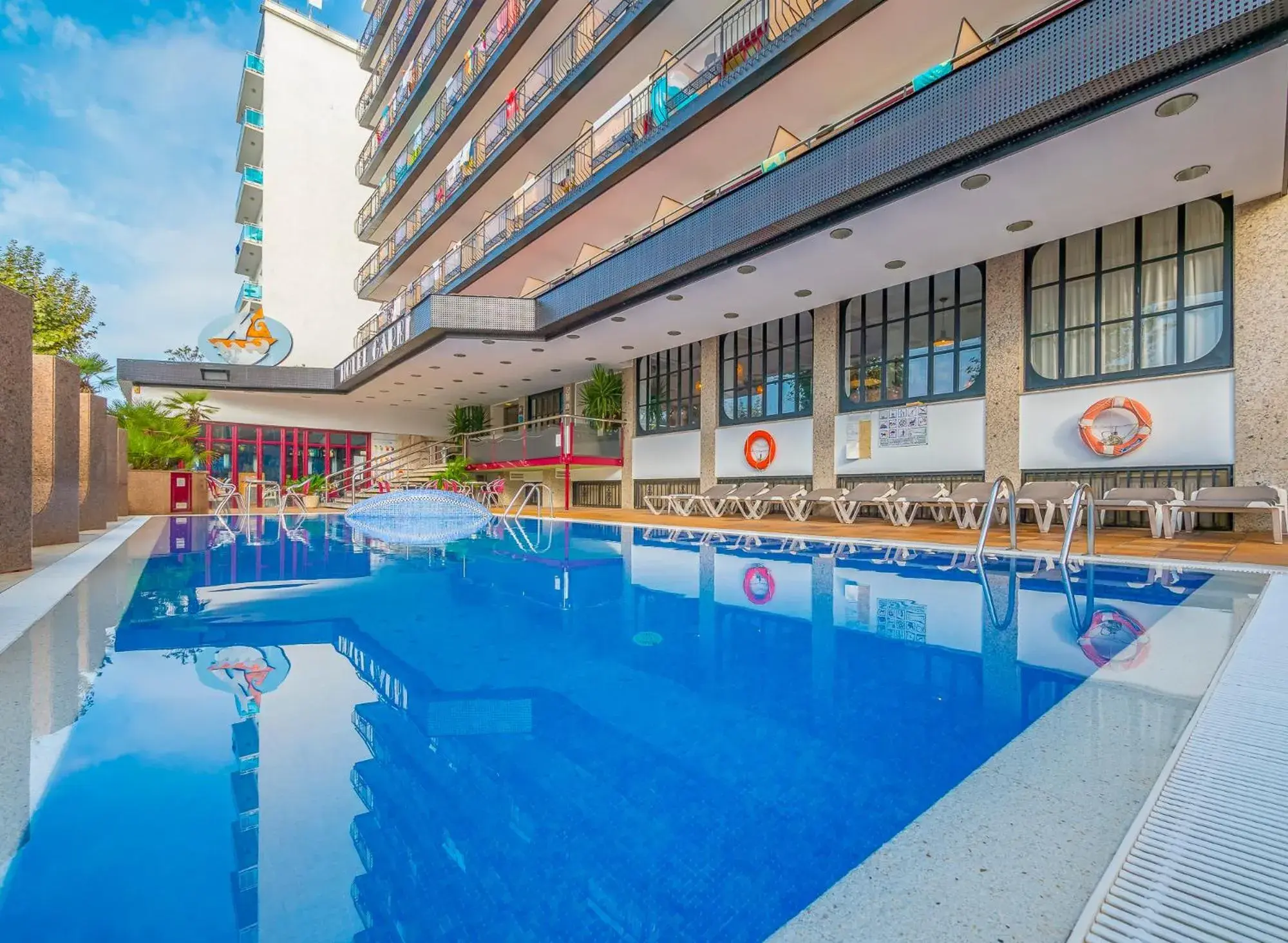 Property building in Checkin Garbí Property building in Checkin Garbí