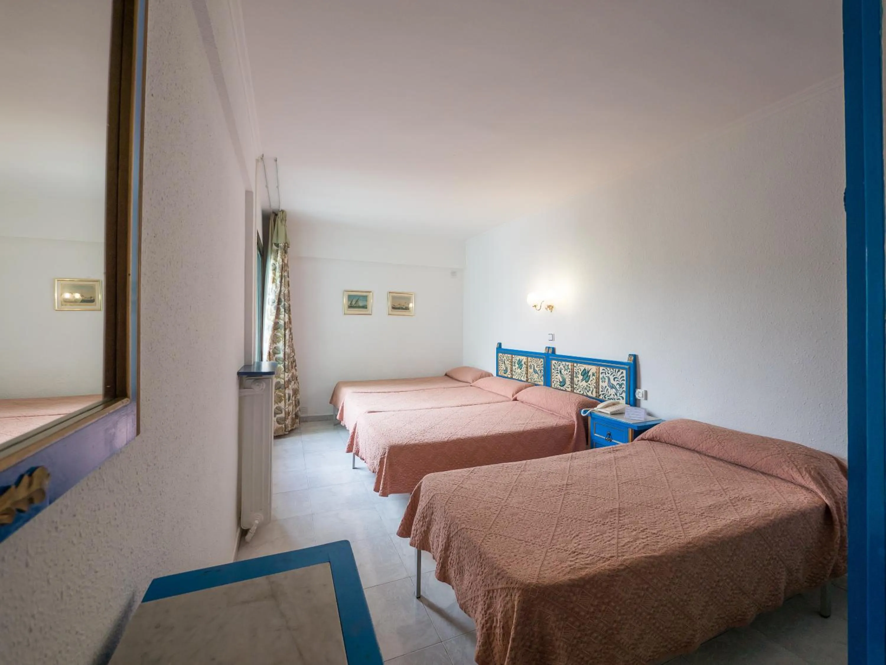 Bed in Checkin Garbí