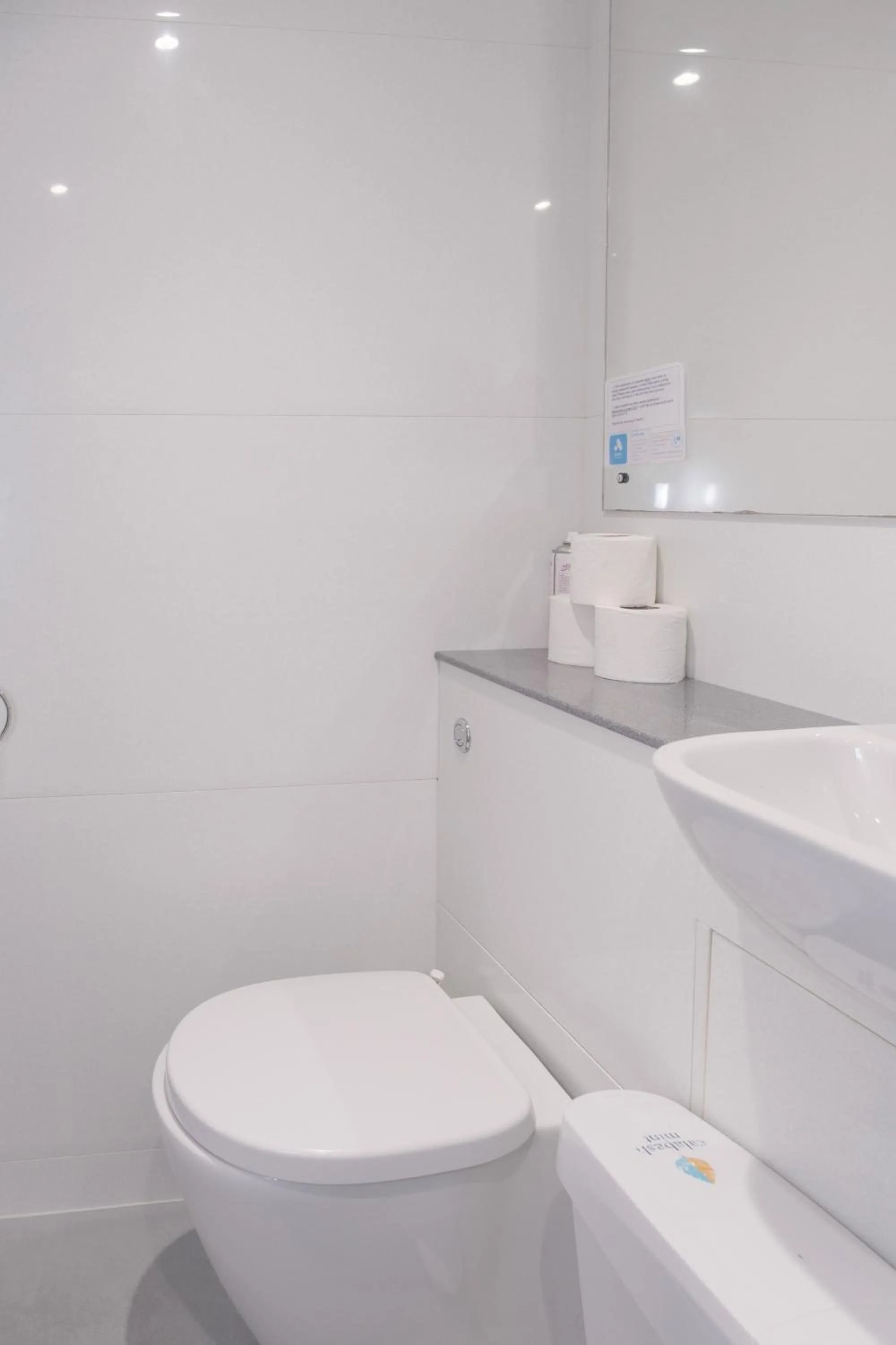 Toilet in Astor Kensington Hostel