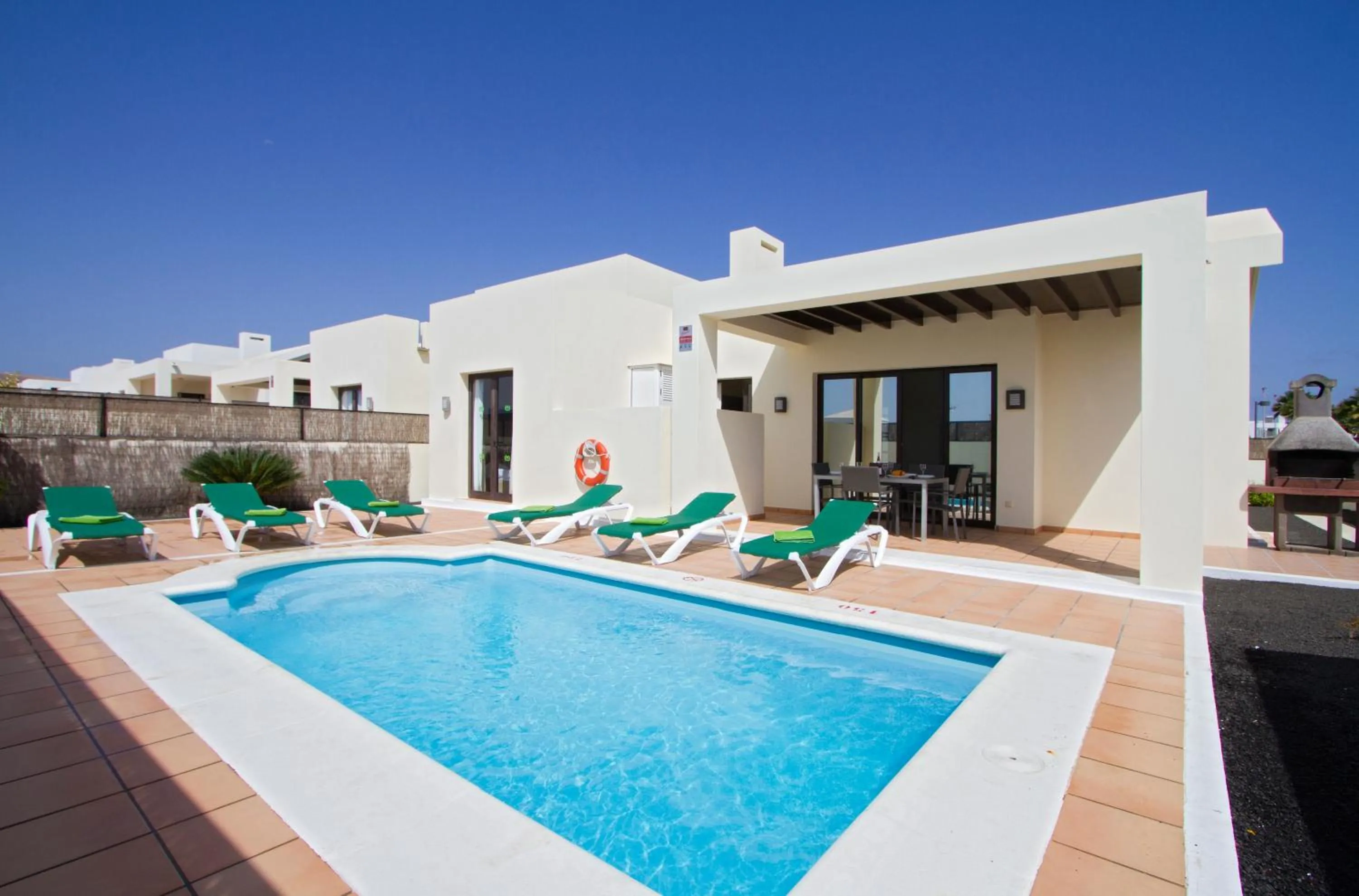 Swimming pool in Ereza Villas Las Buganvillas
