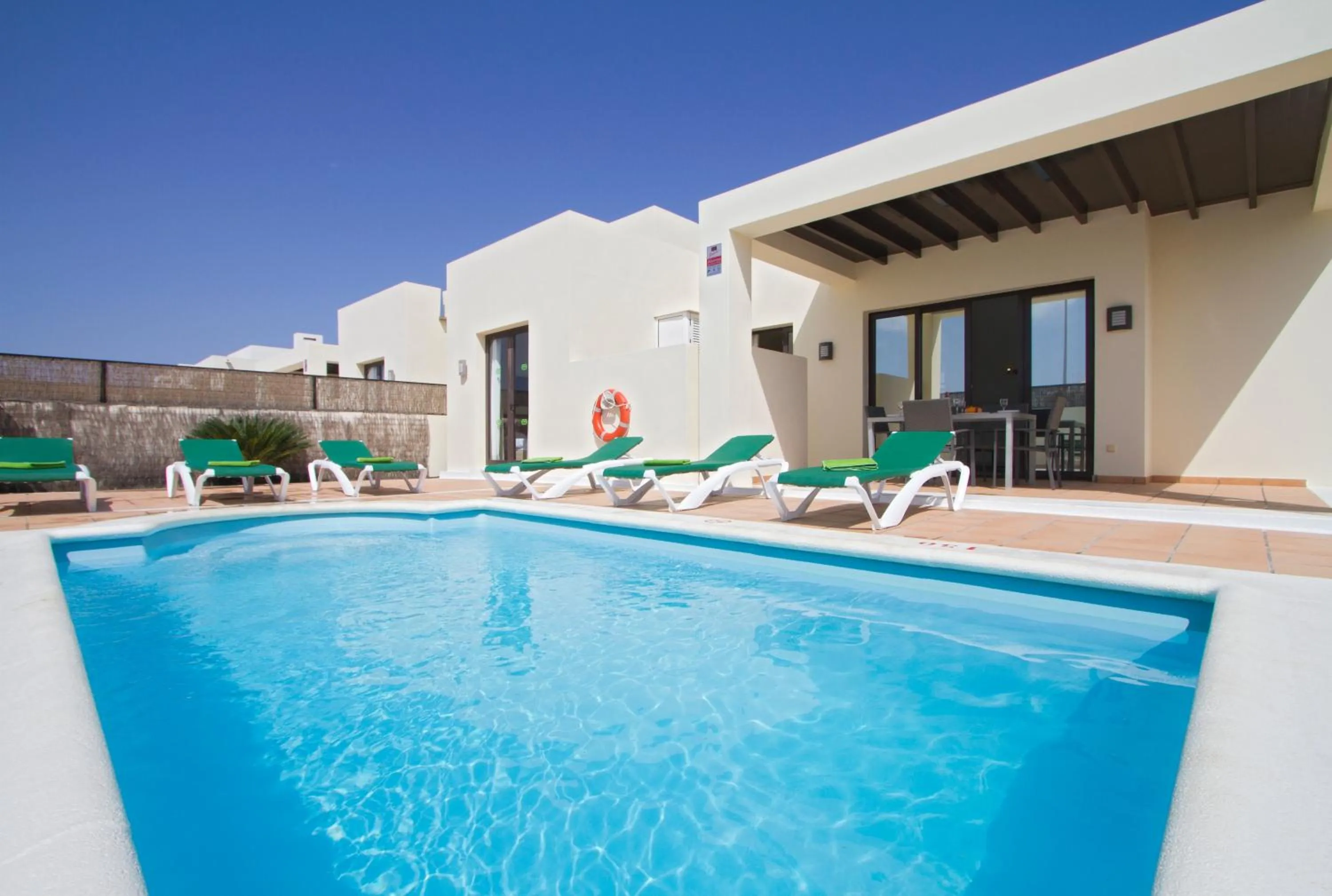 Swimming pool in Ereza Villas Las Buganvillas