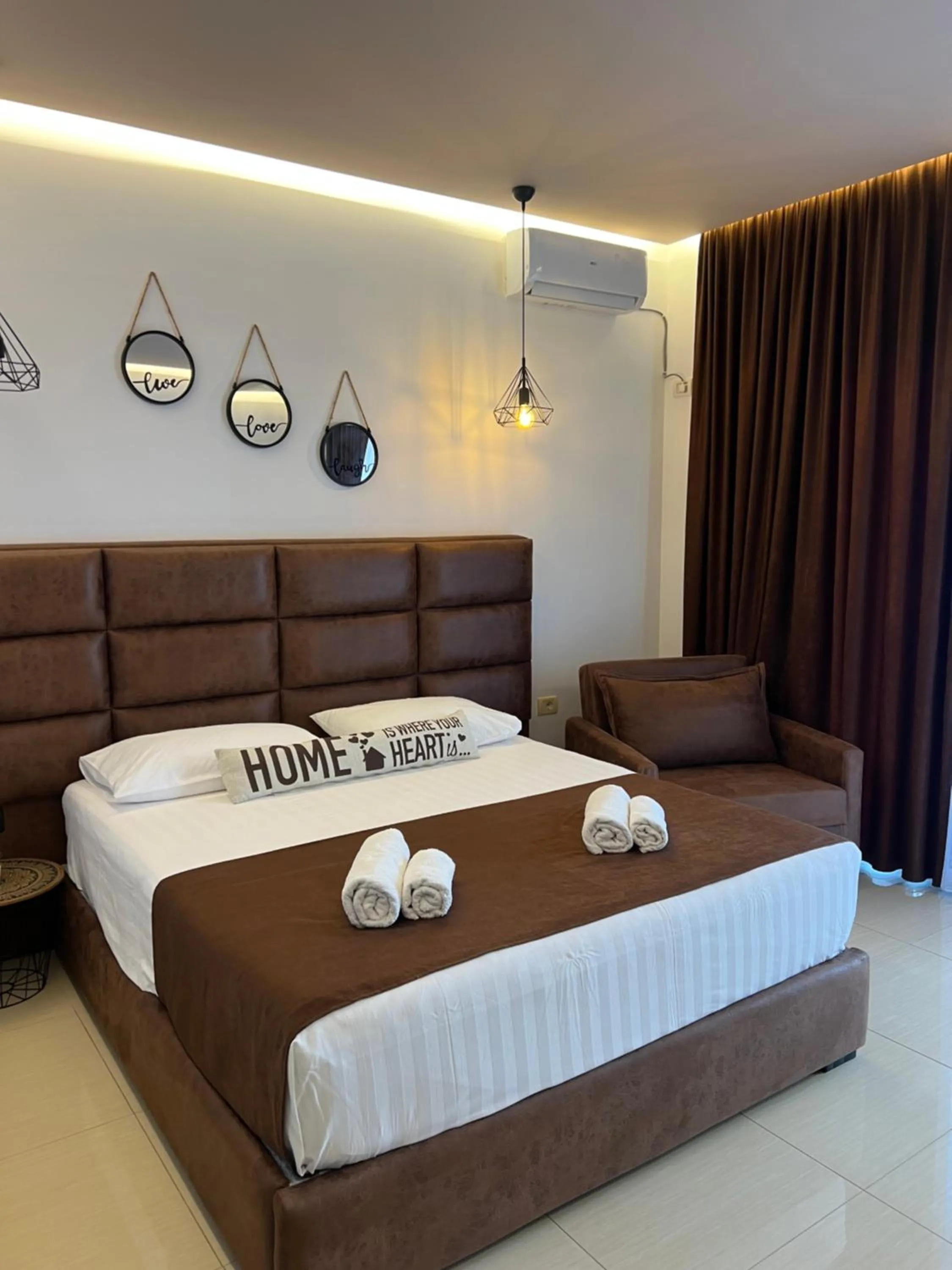 Apartments Sadiku with swimming pool & jacuzzi