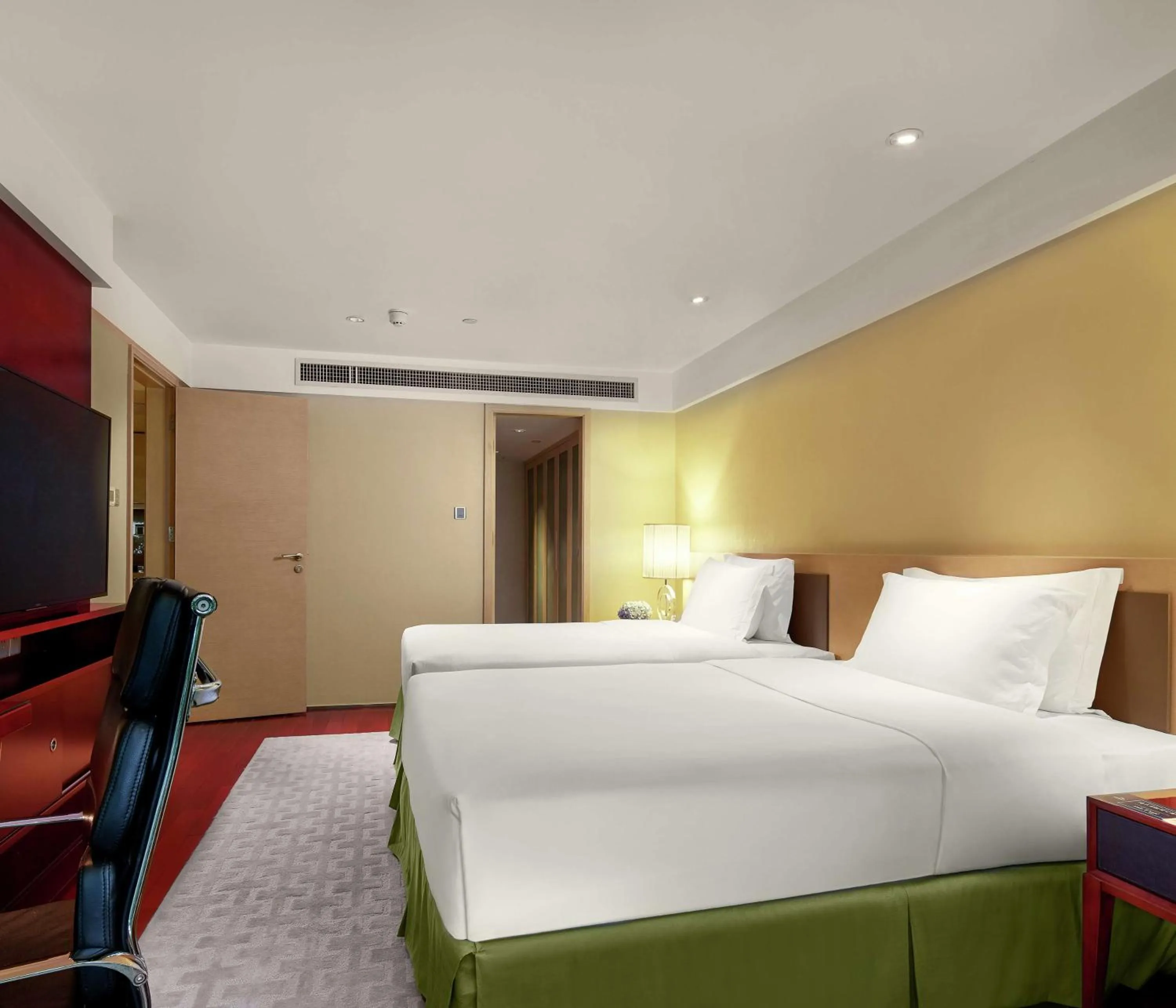 Bedroom, Bed in Hilton Guangzhou Science City, Free Shuttle Bus during Canton Fair