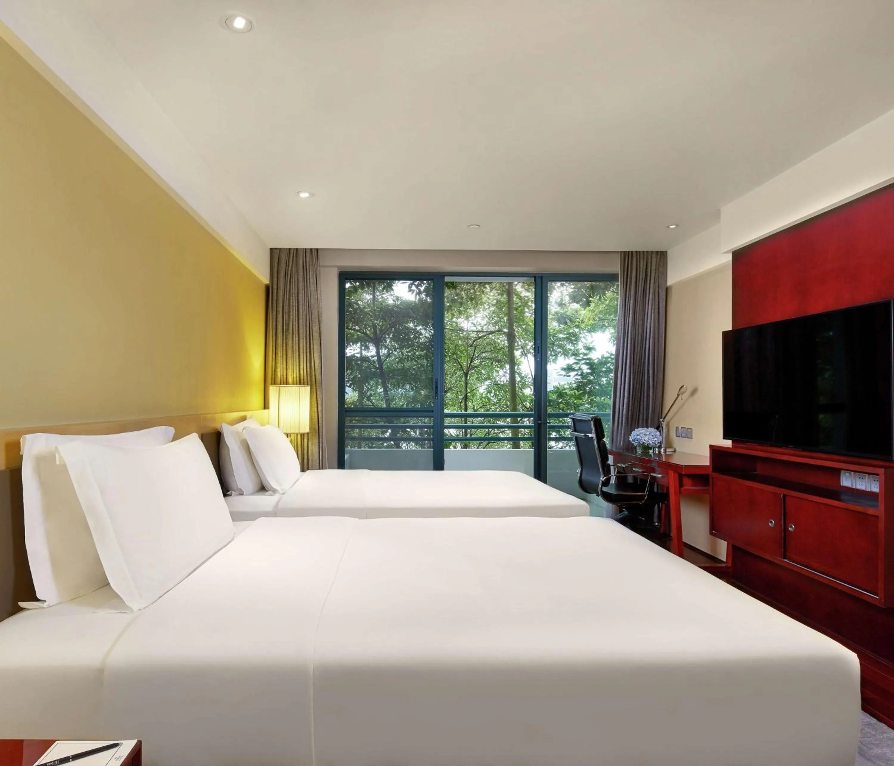 Bedroom, Bed in Hilton Guangzhou Science City, Free Shuttle Bus during Canton Fair