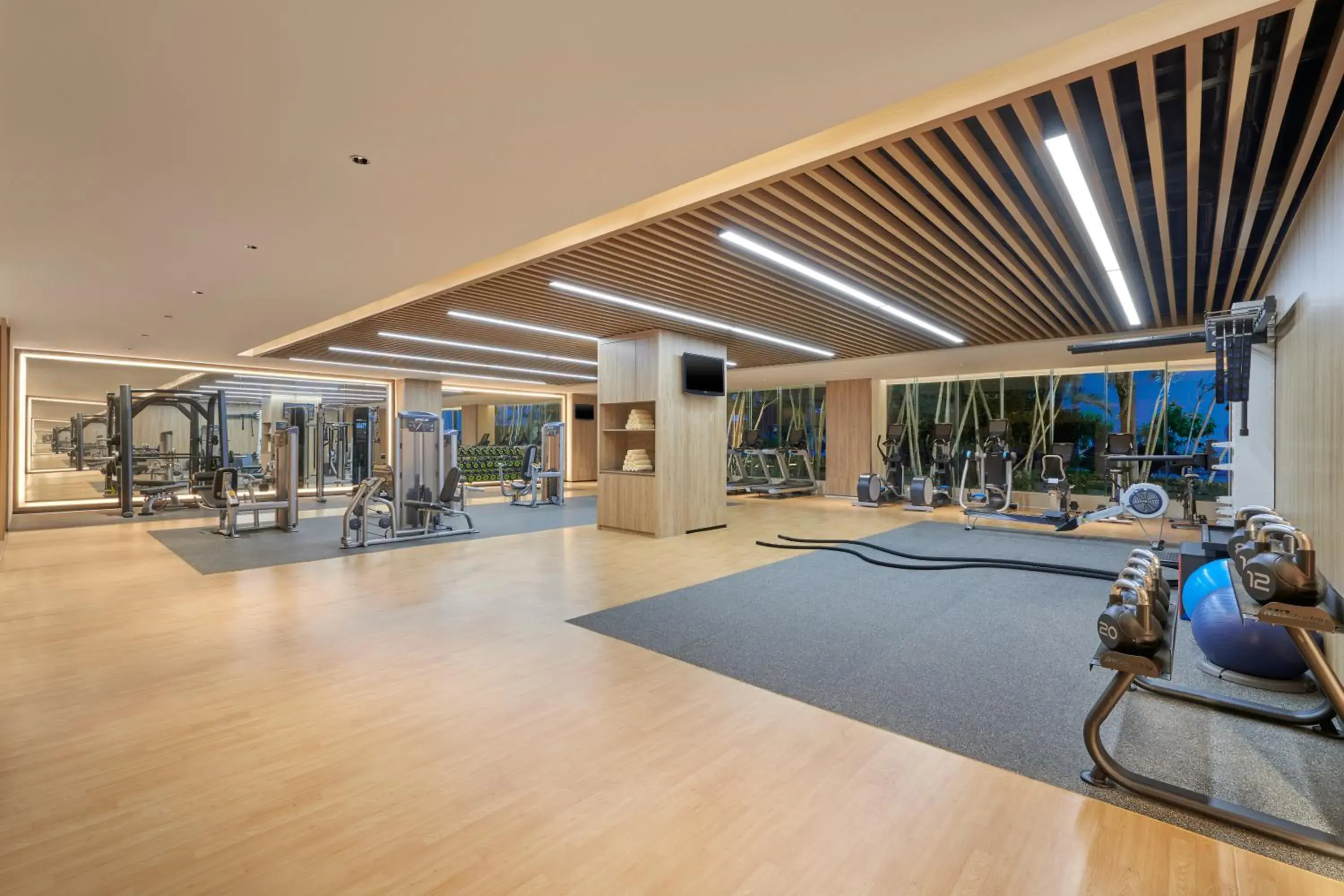 Fitness centre/facilities in Hilton Guangzhou Science City, Free Shuttle Bus during Canton Fair Fitness centre/facilities in Hilton Guangzhou Science City, Free Shuttle Bus during Canton Fair
