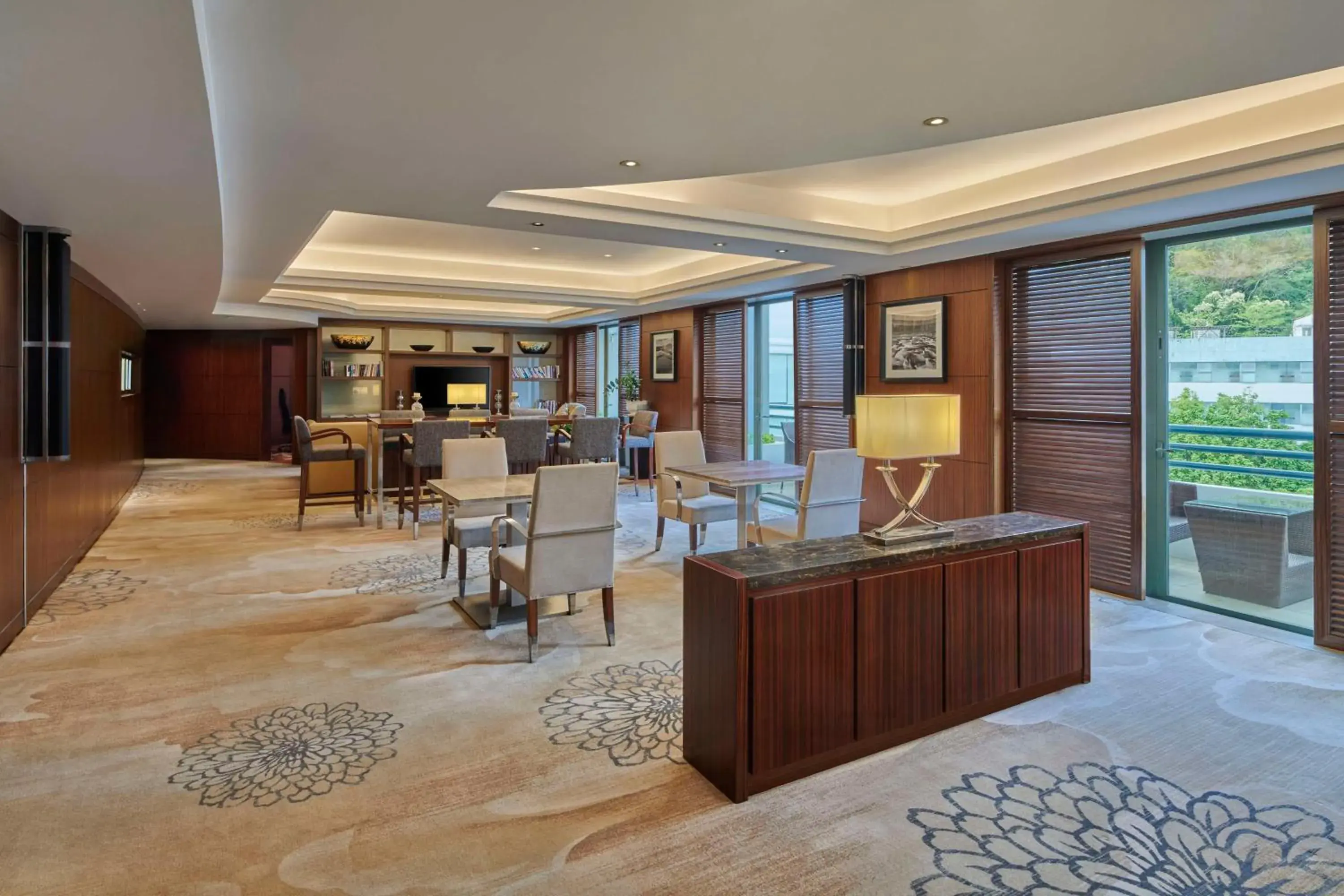 Property building in Hilton Guangzhou Science City, Free Shuttle Bus during Canton Fair Property building in Hilton Guangzhou Science City, Free Shuttle Bus during Canton Fair