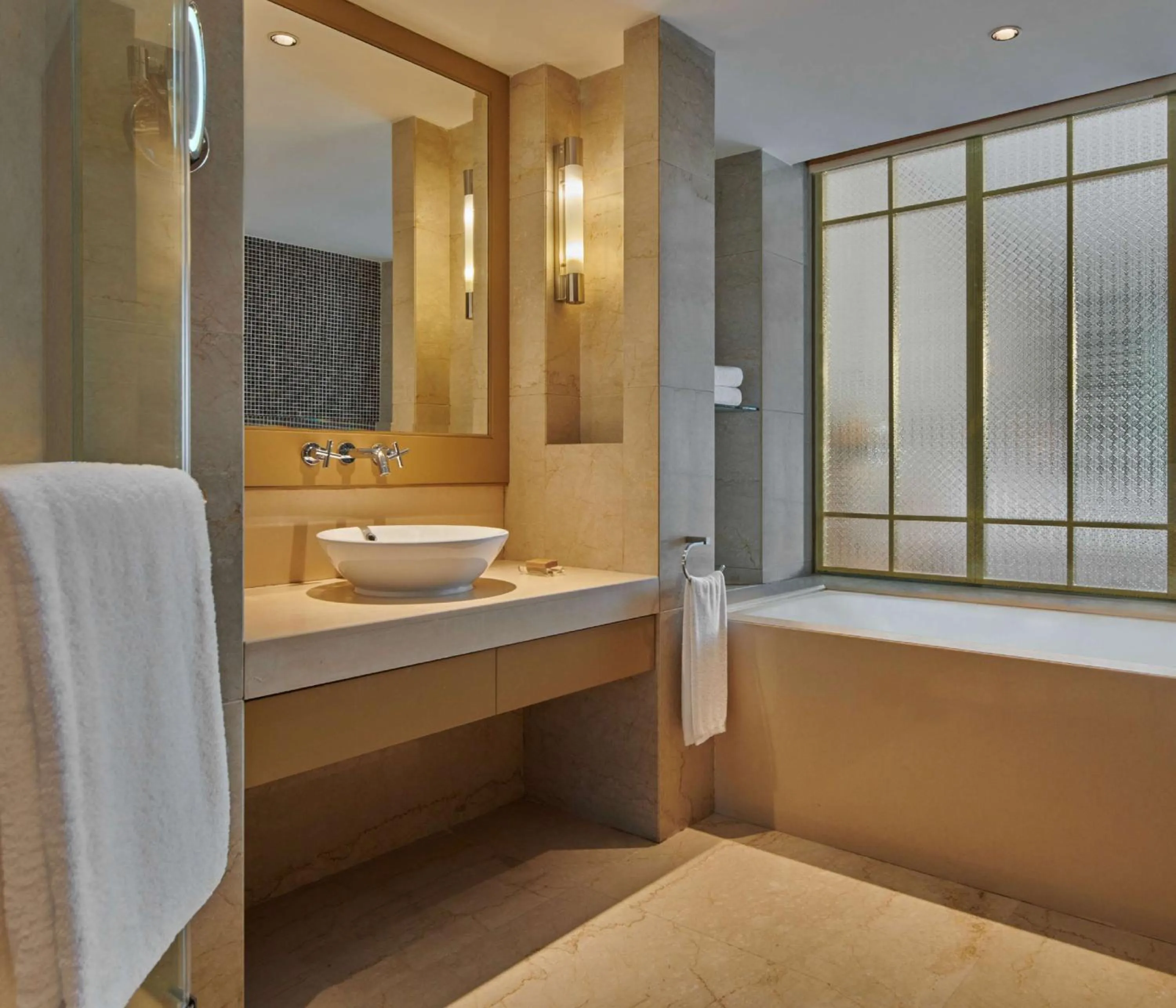 Bathroom, Bed in Hilton Guangzhou Science City, Free Shuttle Bus during Canton Fair