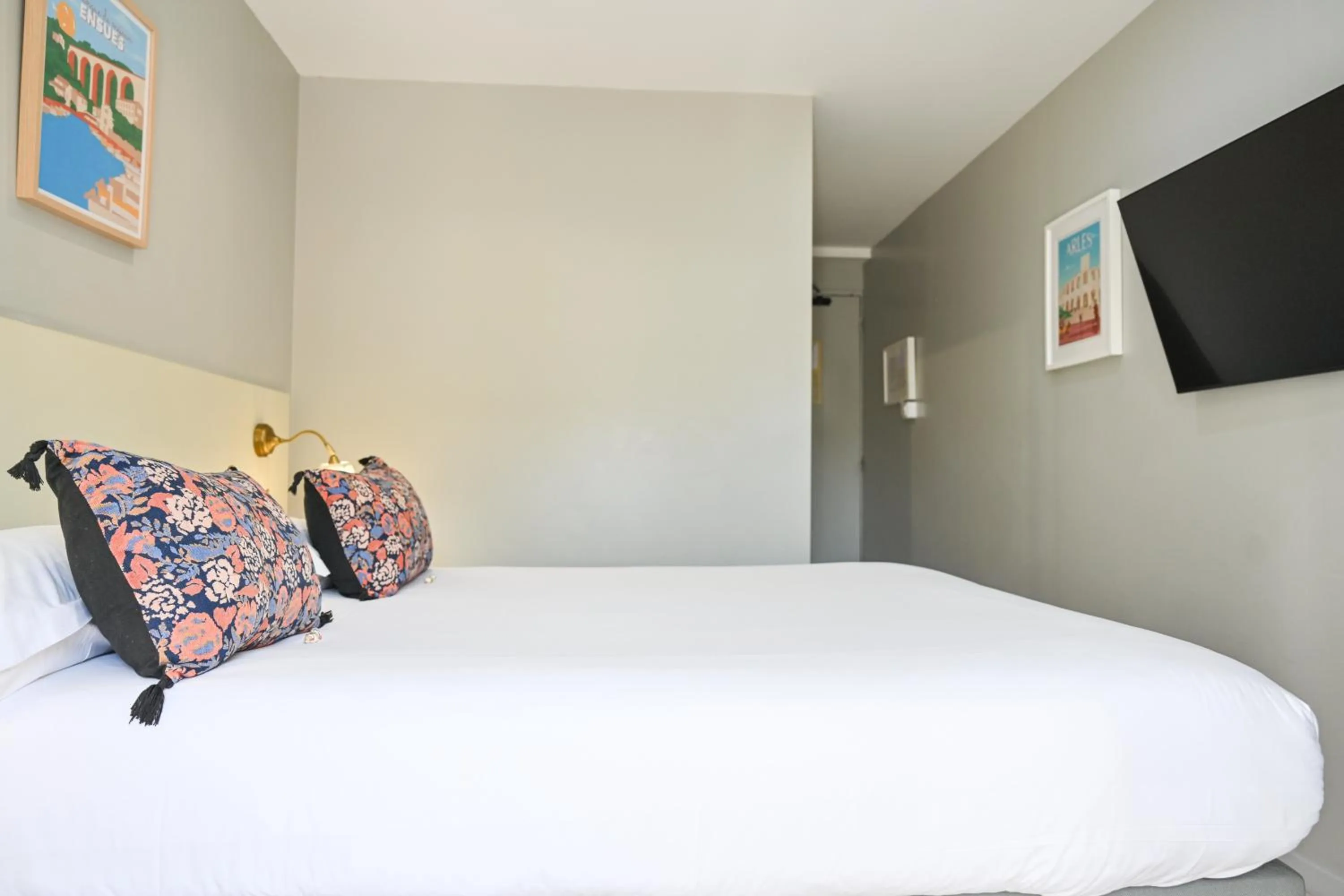 Bed in Hotel La Tuiliere