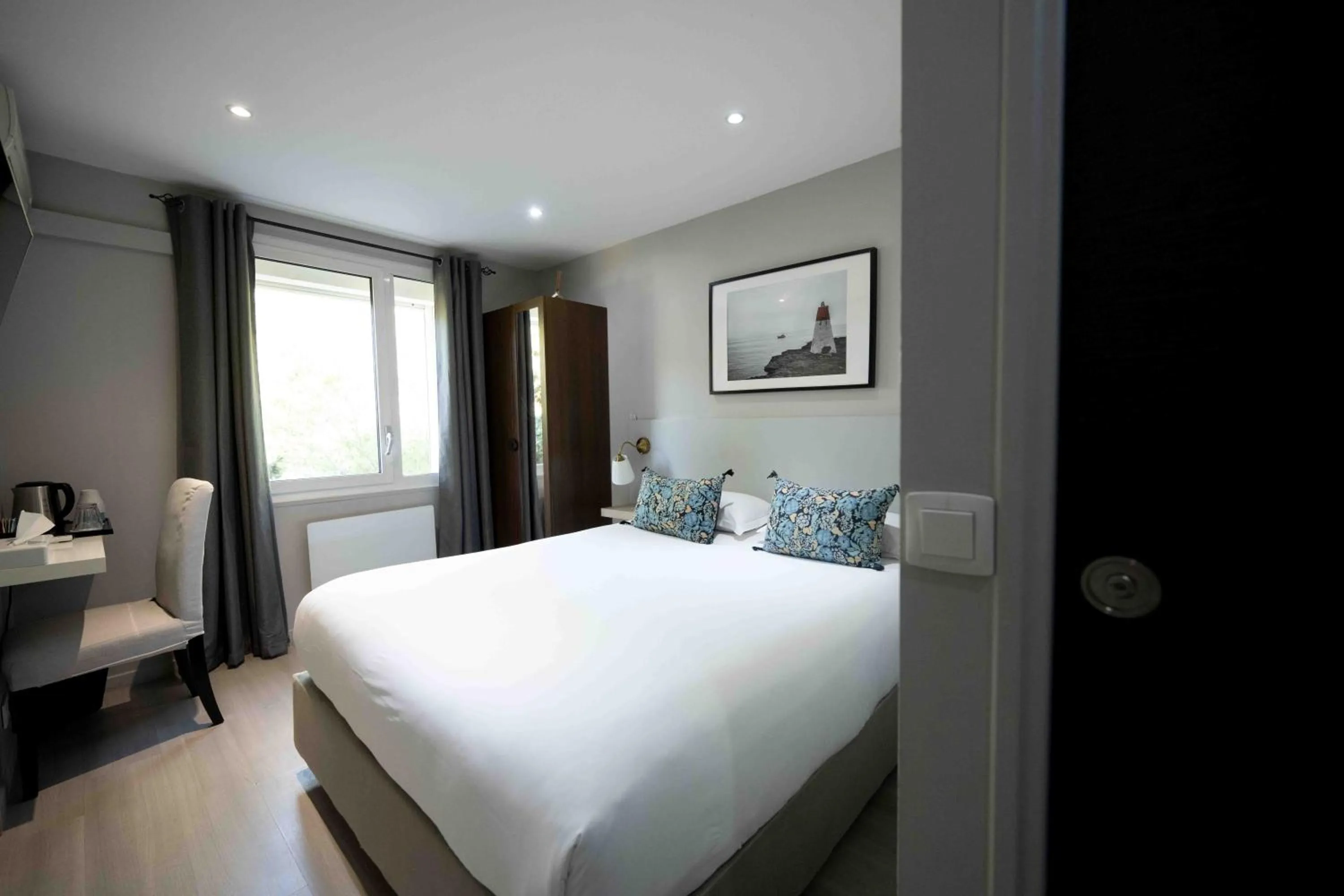 Photo of the whole room, Bed in Hotel La Tuiliere