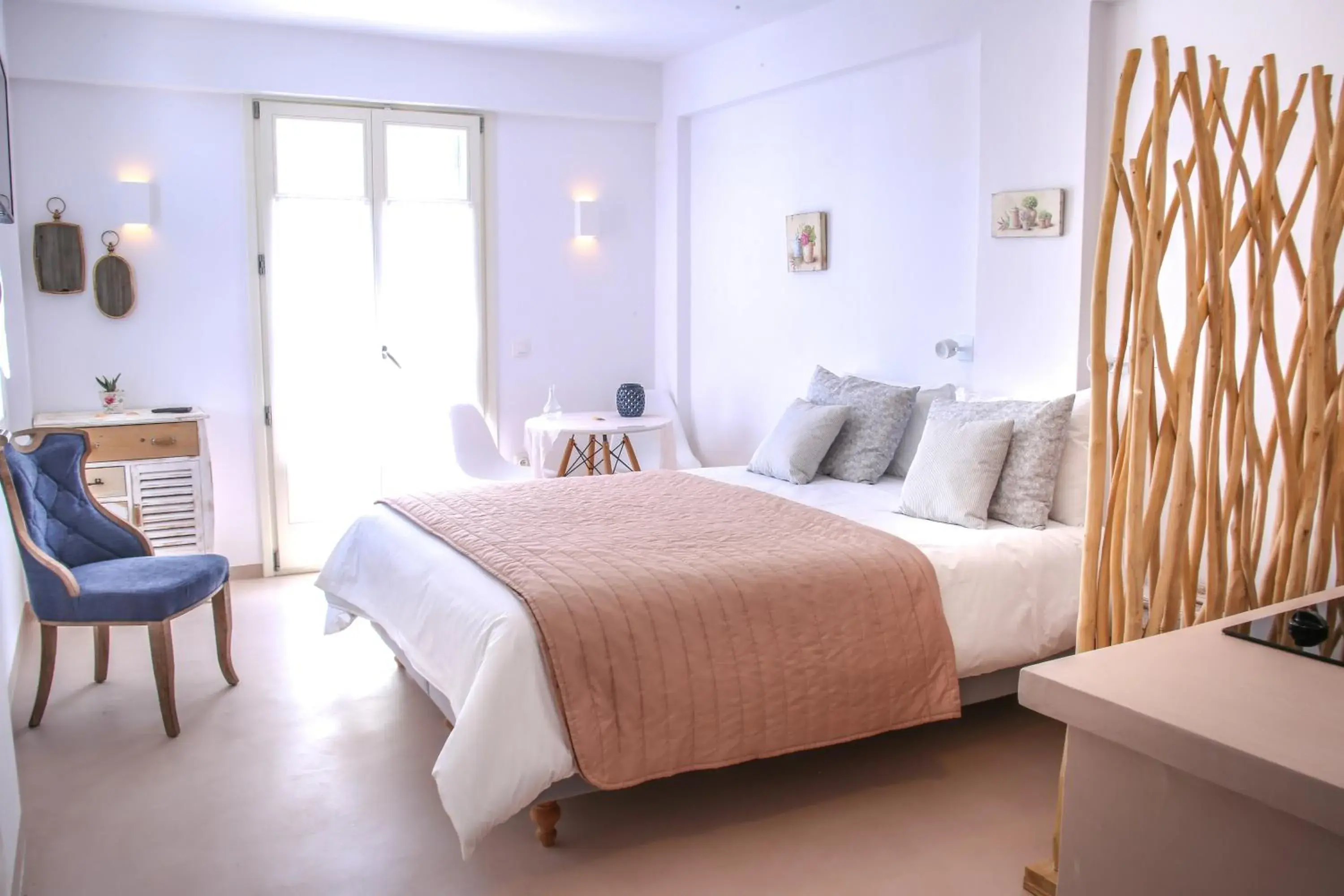 Superior Double Room with Balcony in Anemomiloi Andros Superior Double Room with Balcony in Anemomiloi Andros