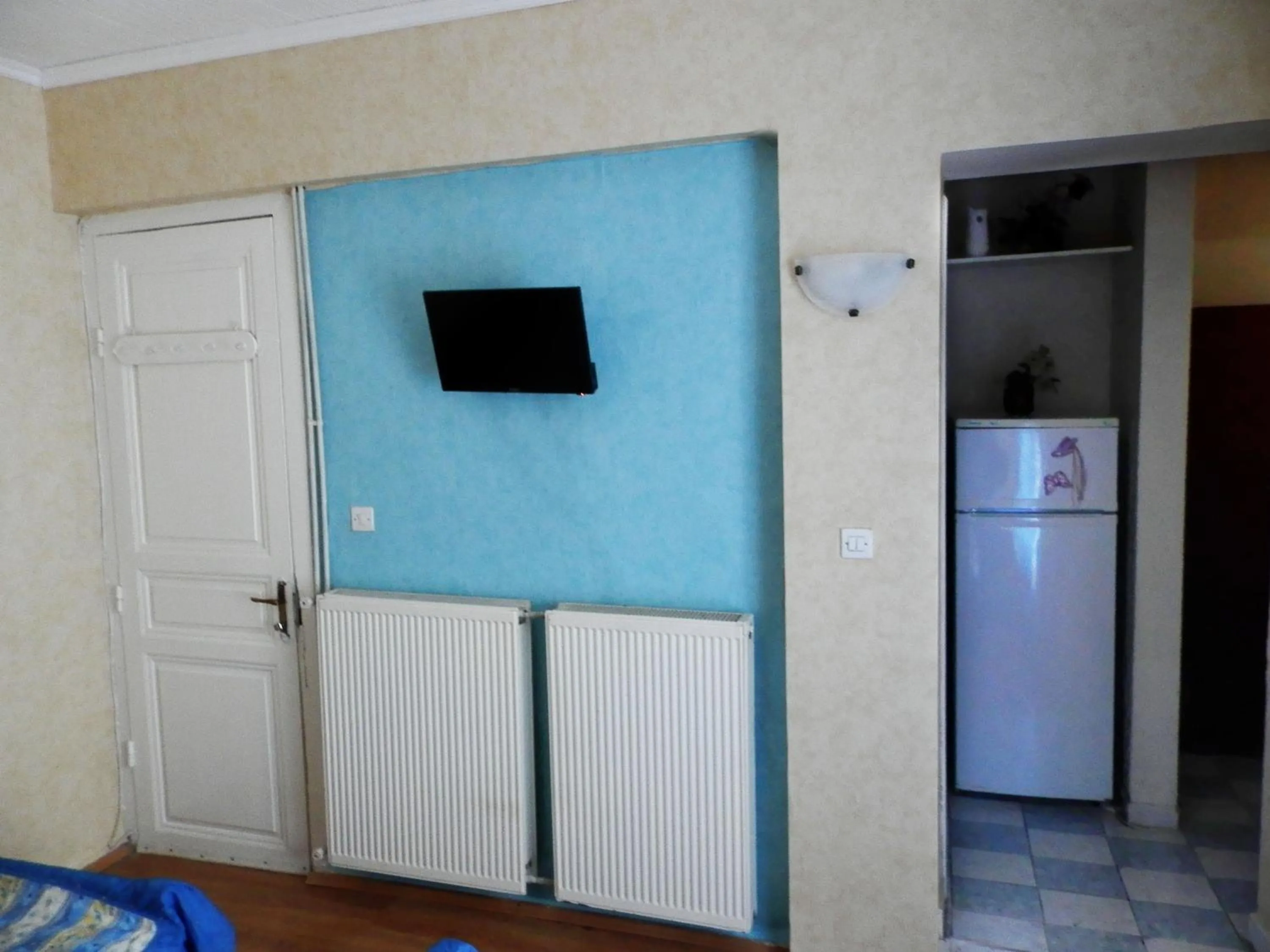 TV and multimedia in Akanthos Hotel