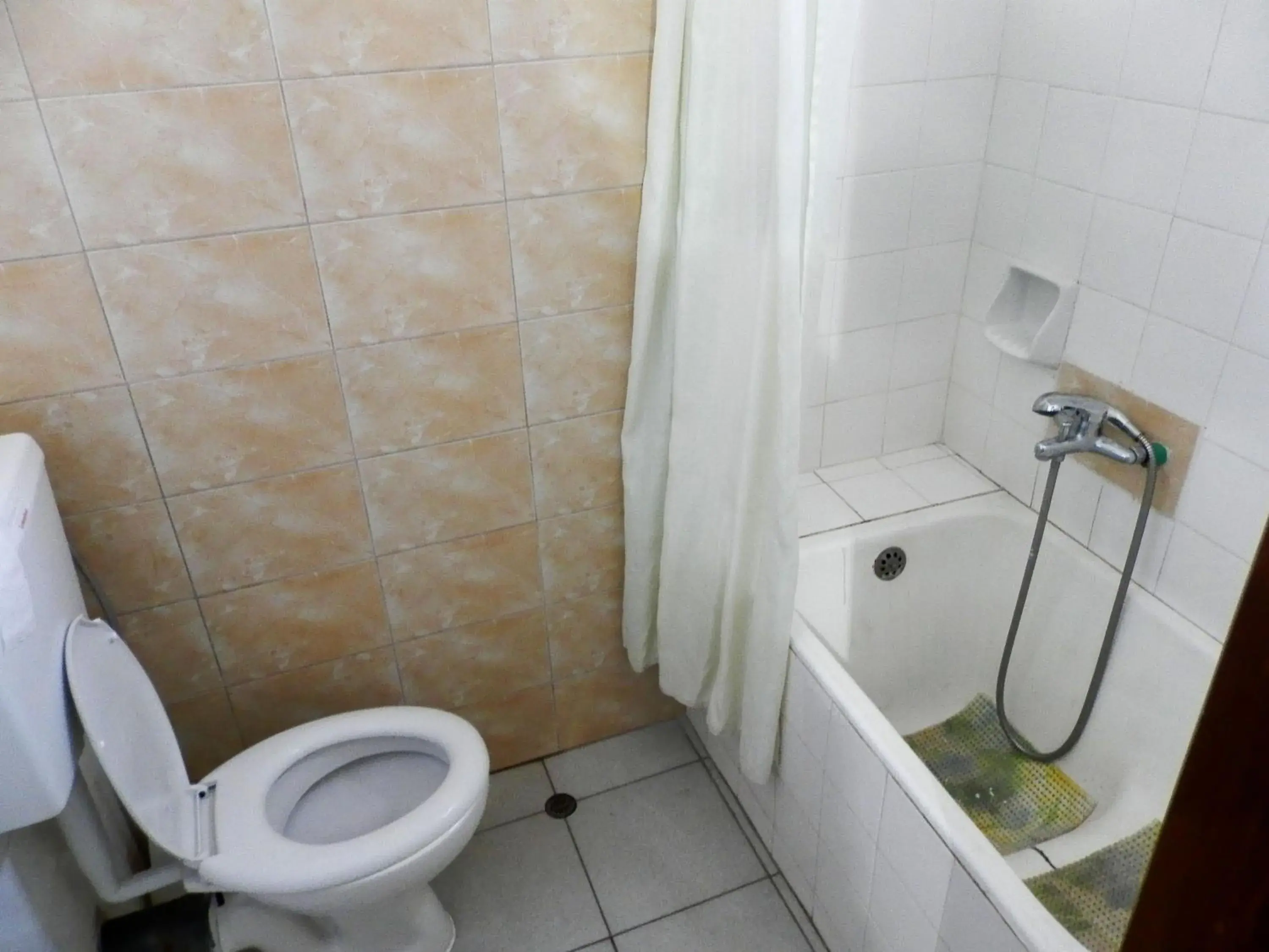 Budget Twin Room in Akanthos Hotel Budget Twin Room in Akanthos Hotel