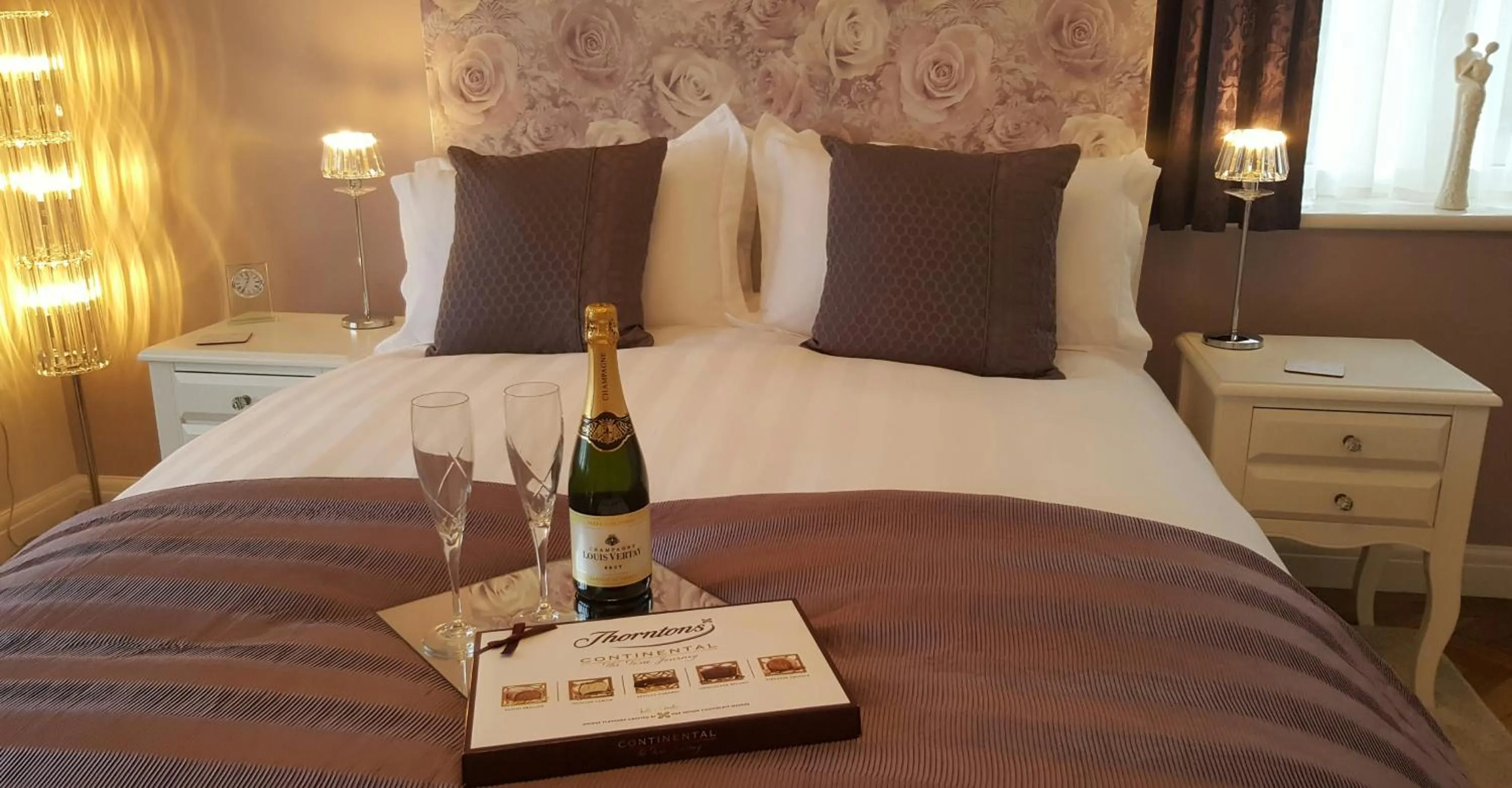 Drinks, Bed in Castellor Bed & Breakfast