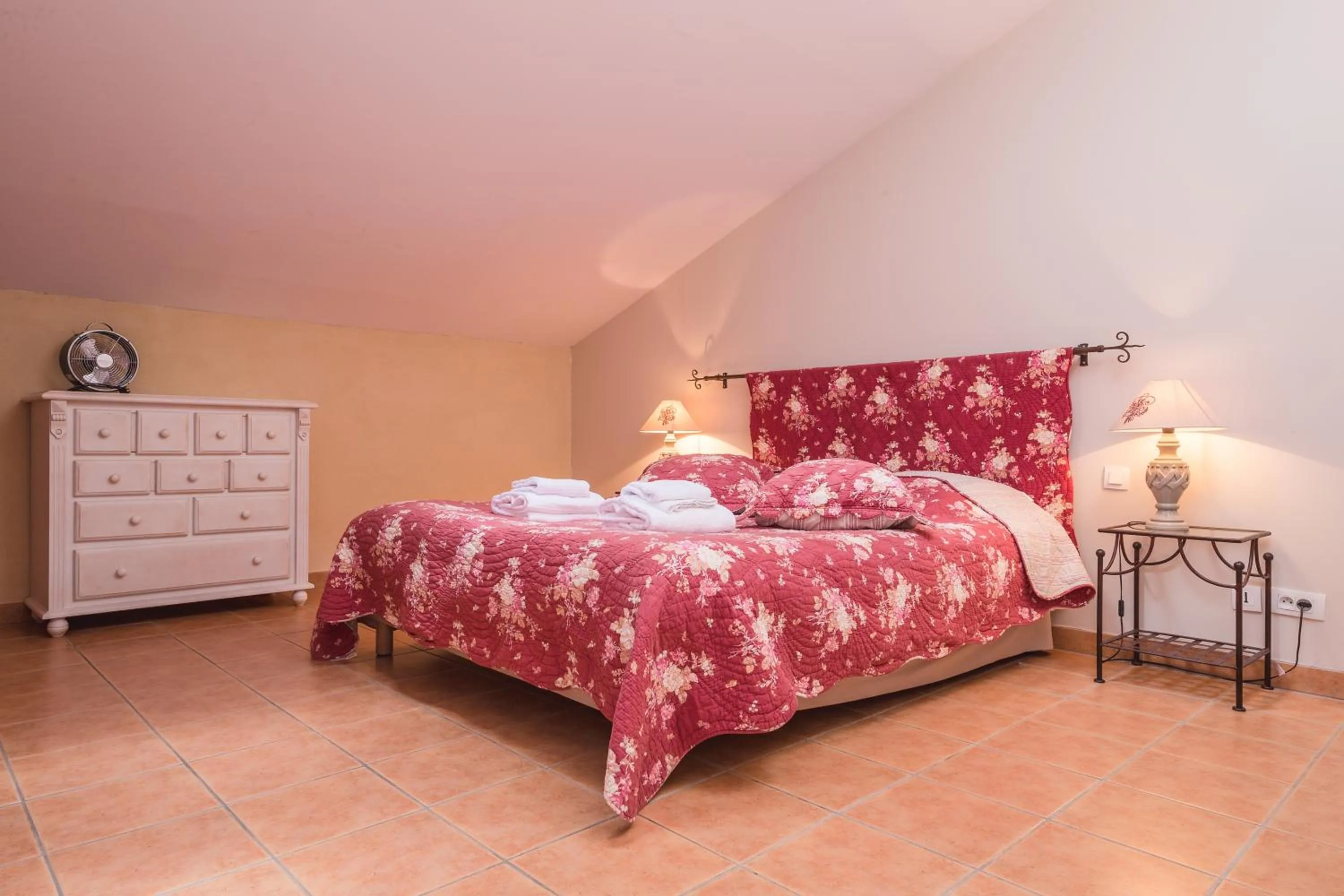 Photo of the whole room, Bed in Le Relais Du Grand Logis