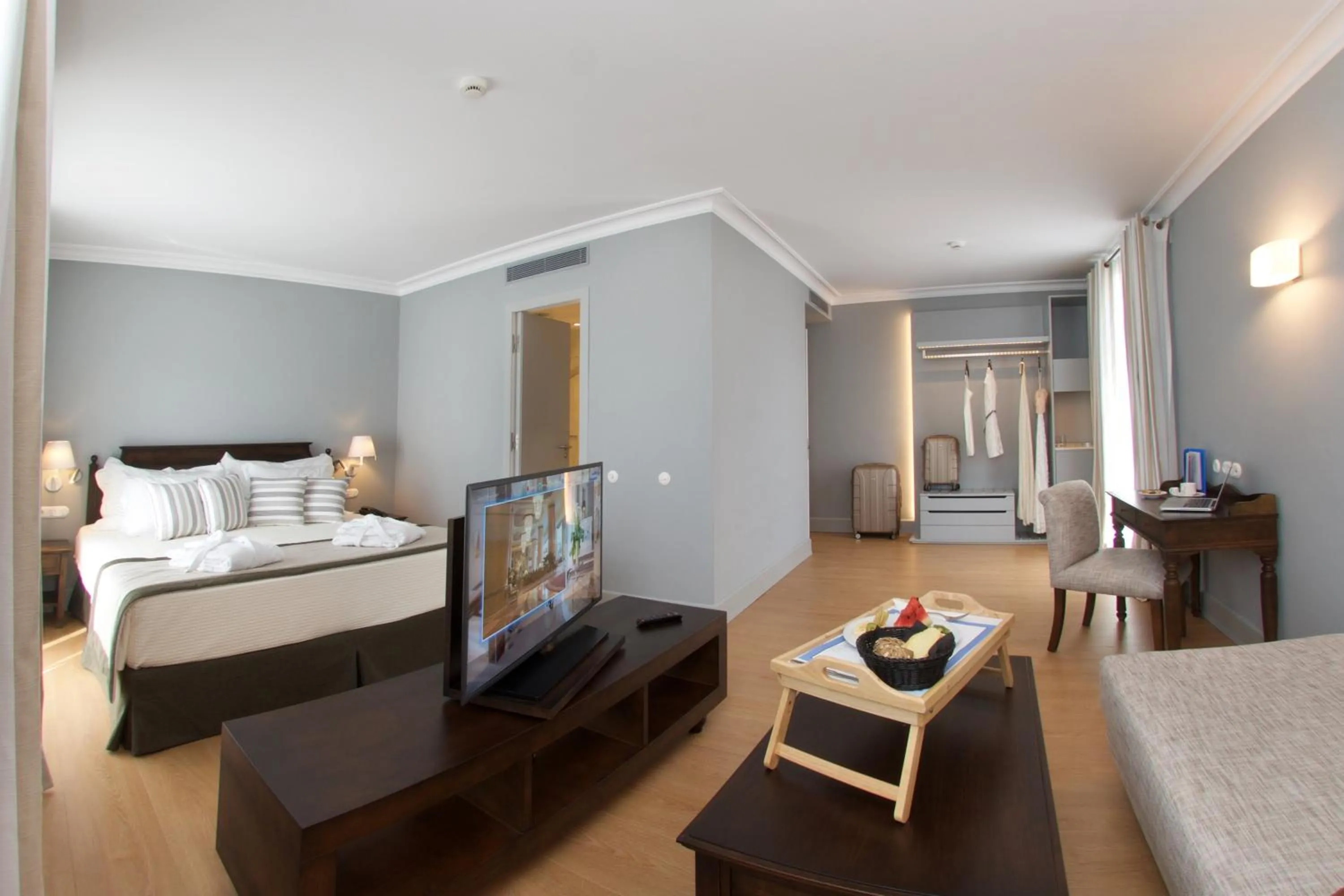 Photo of the whole room, Bed in Aenos Hotel