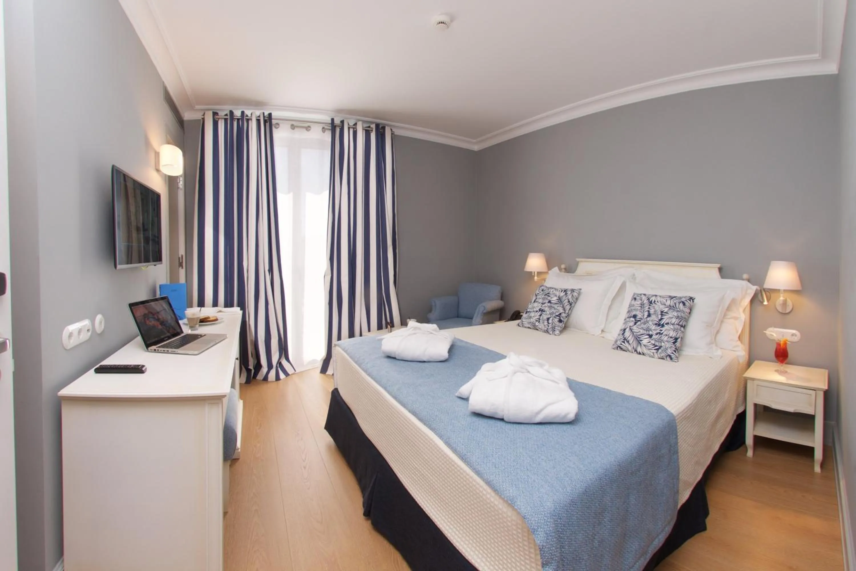 Bedroom, Bed in Aenos Hotel