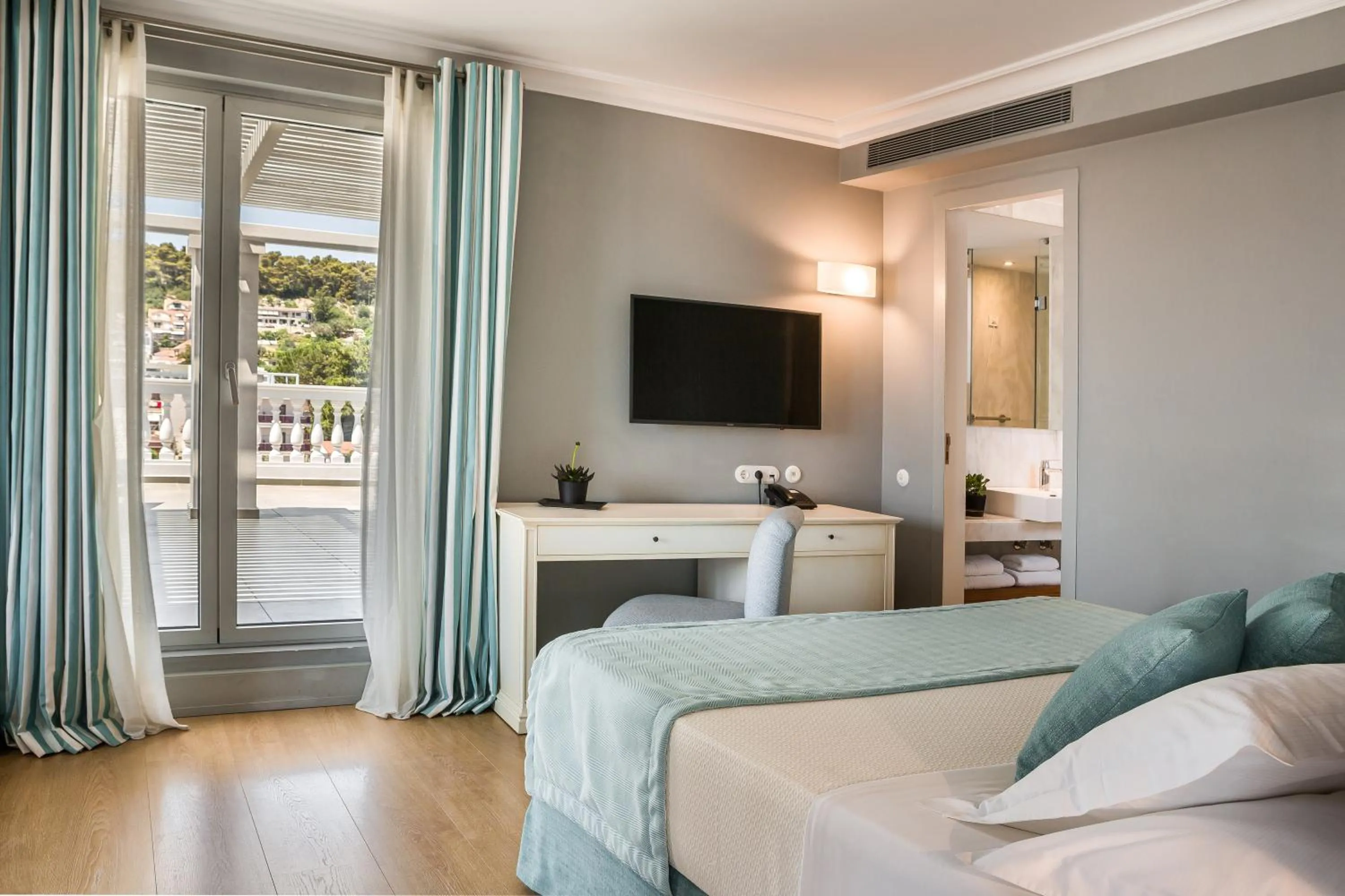 Bedroom, Bed in Aenos Hotel