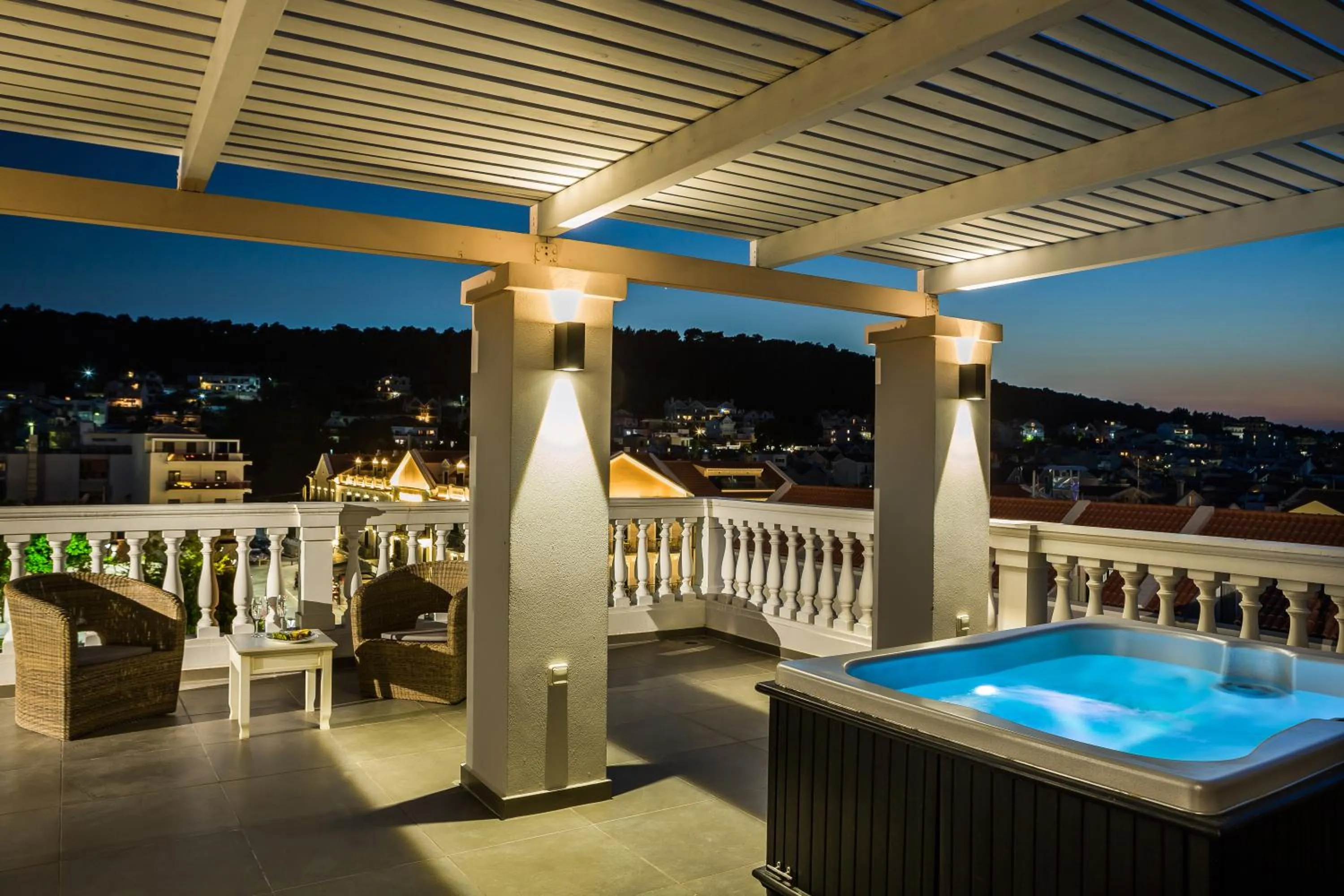 Hot Tub in Aenos Hotel