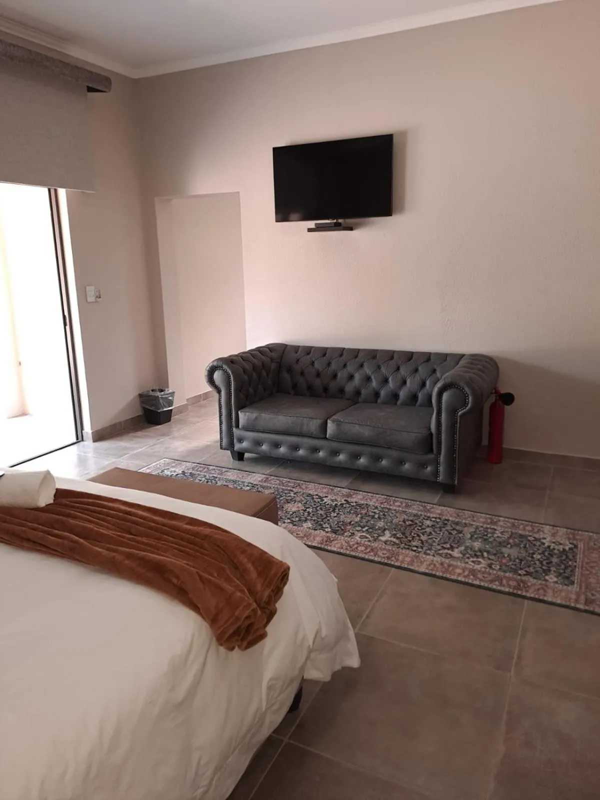 Seating area, Bed in Abella Bed and Breakfast