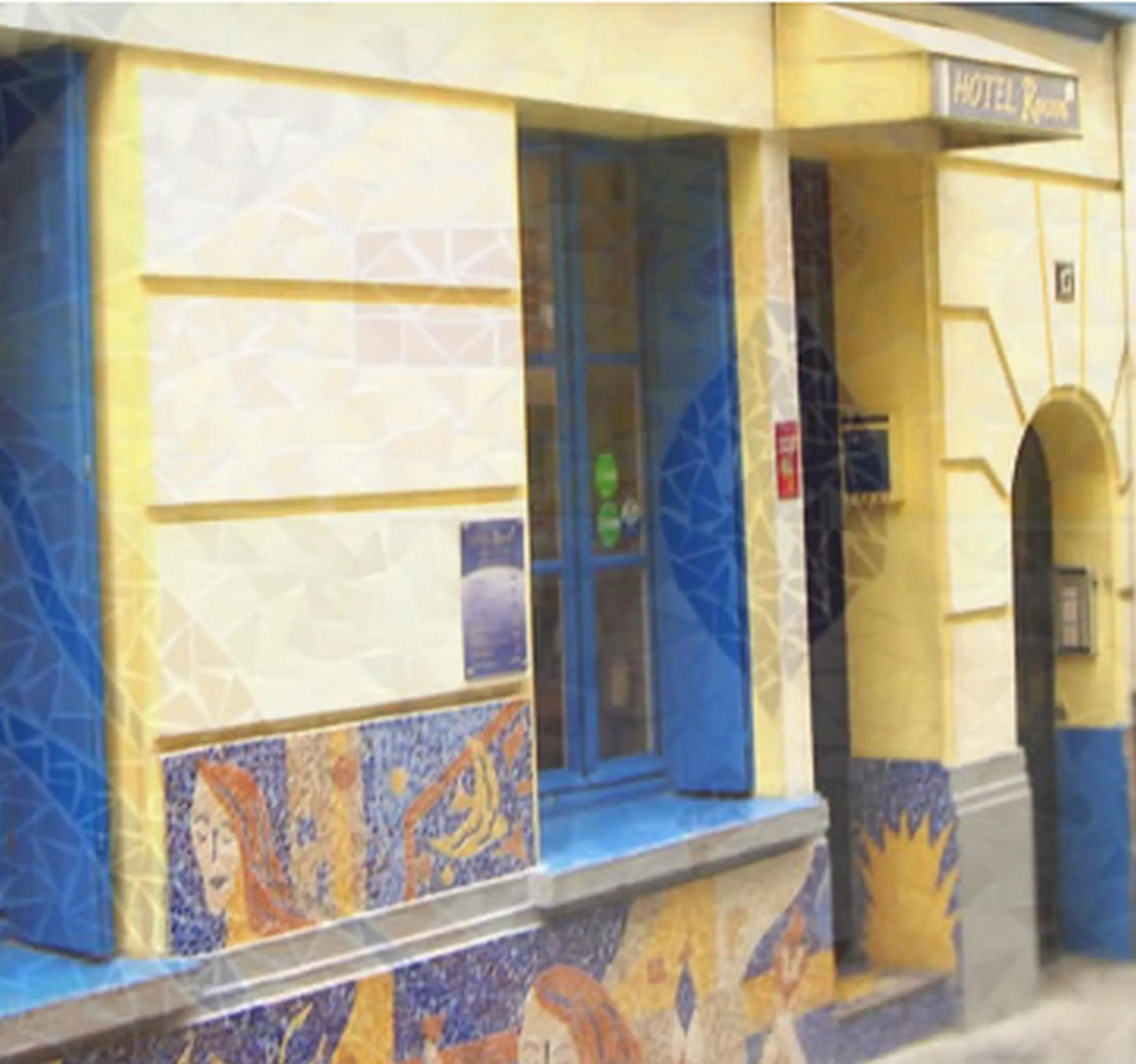 Facade/entrance in Hôtel Renova