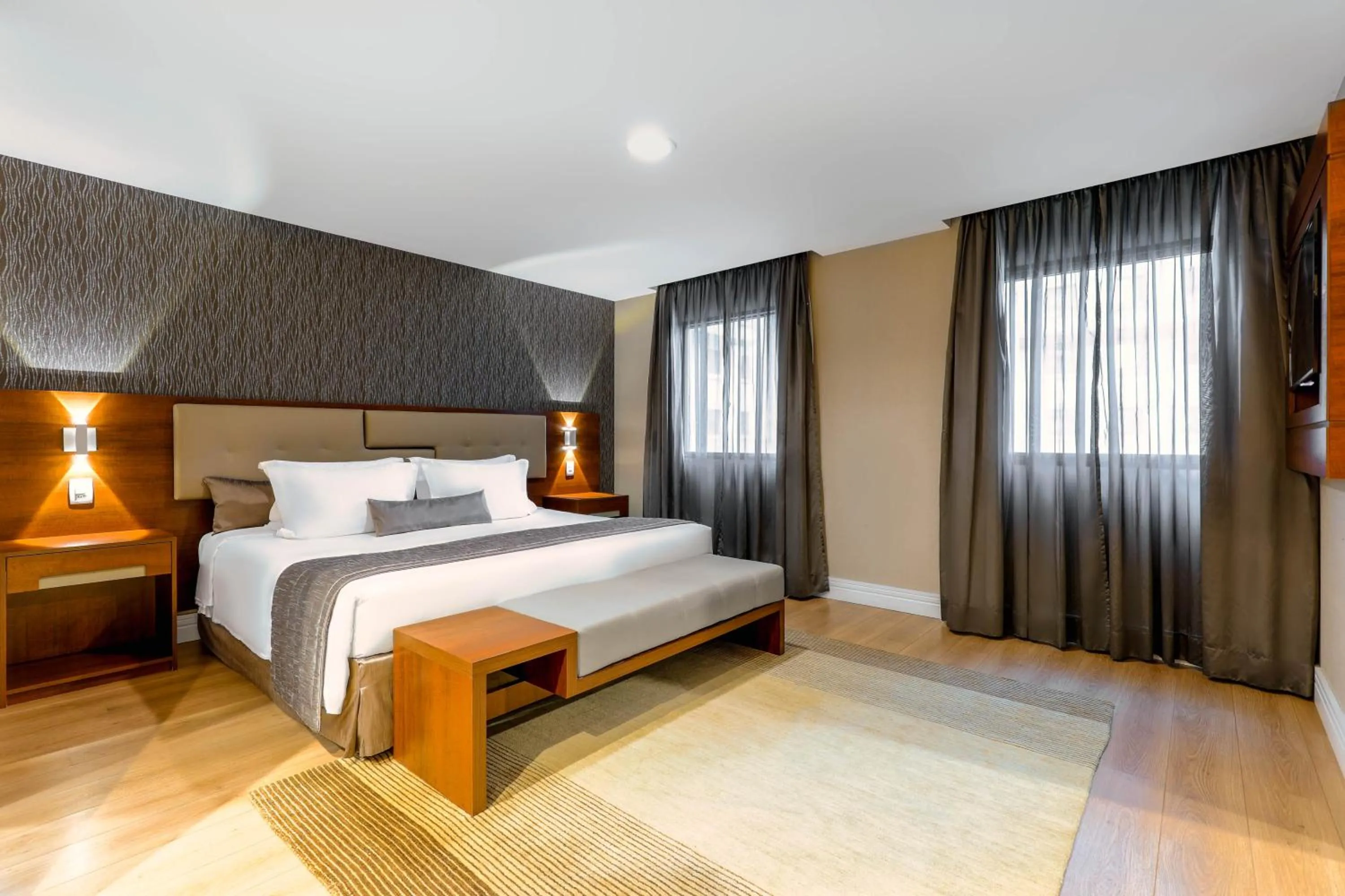 Bed in Wyndham Sao Paulo Ibirapuera Convention Plaza