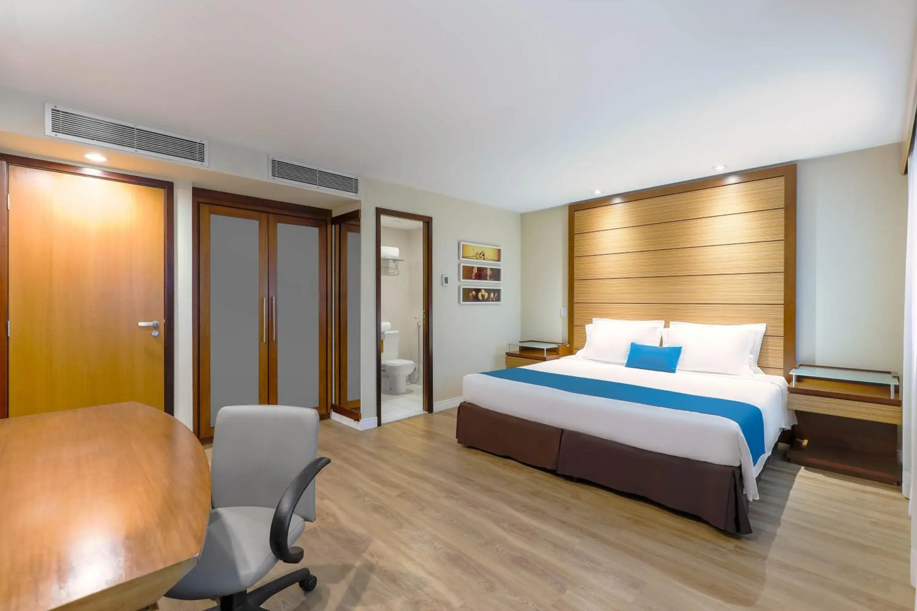 Junior Suite in Wyndham Sao Paulo Ibirapuera Convention Plaza Junior Suite in Wyndham Sao Paulo Ibirapuera Convention Plaza