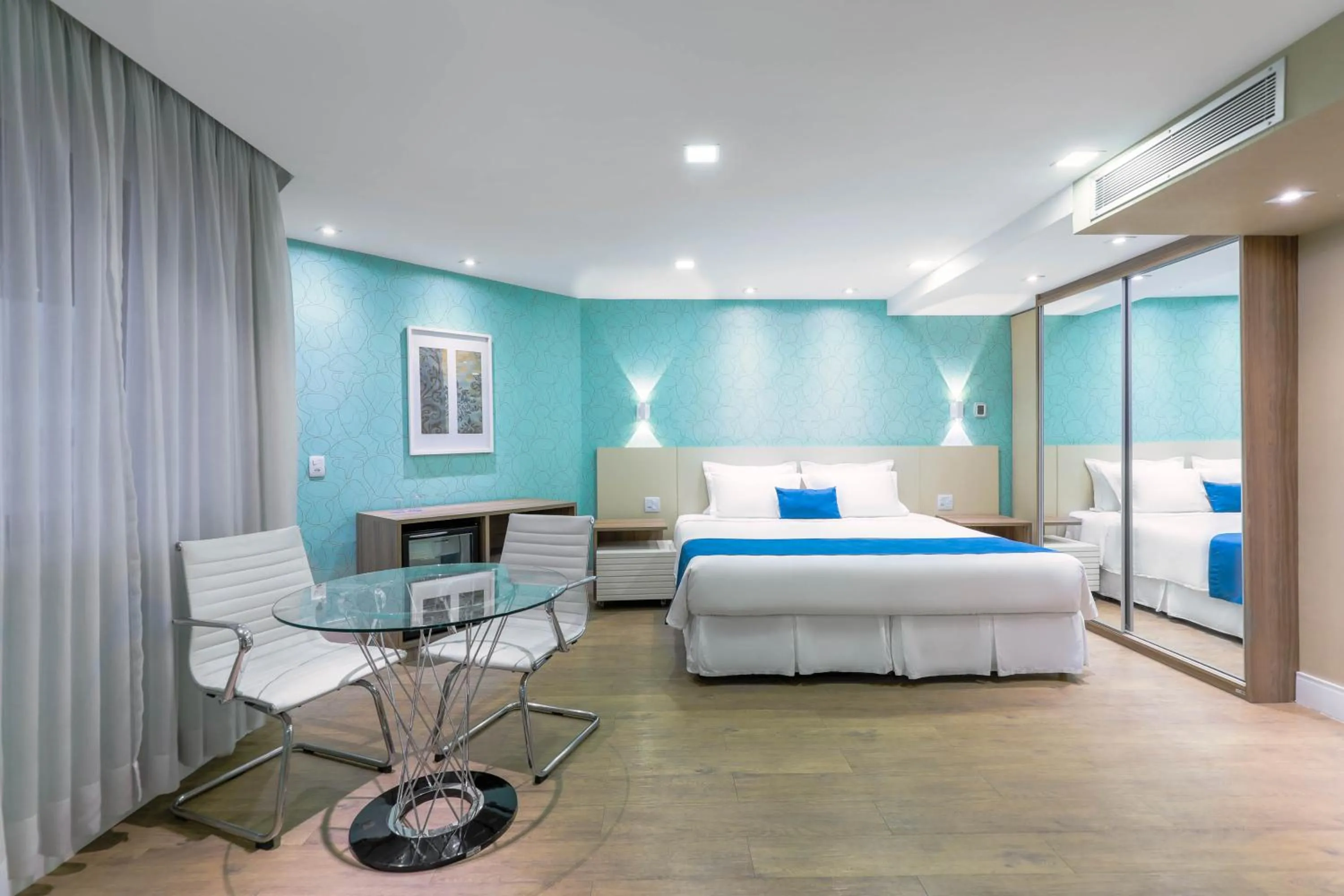 Bed in Wyndham Sao Paulo Ibirapuera Convention Plaza