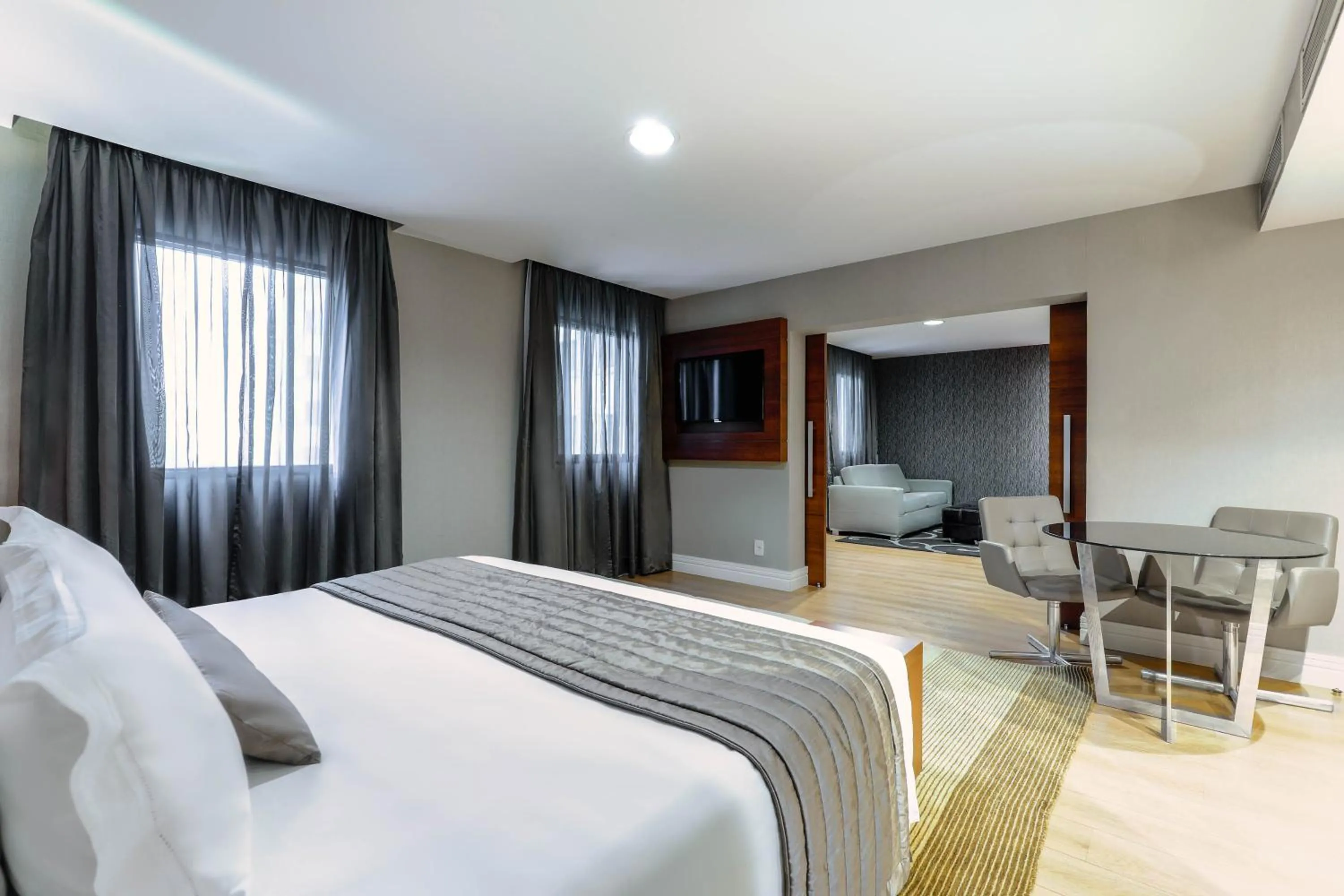 Bed in Wyndham Sao Paulo Ibirapuera Convention Plaza