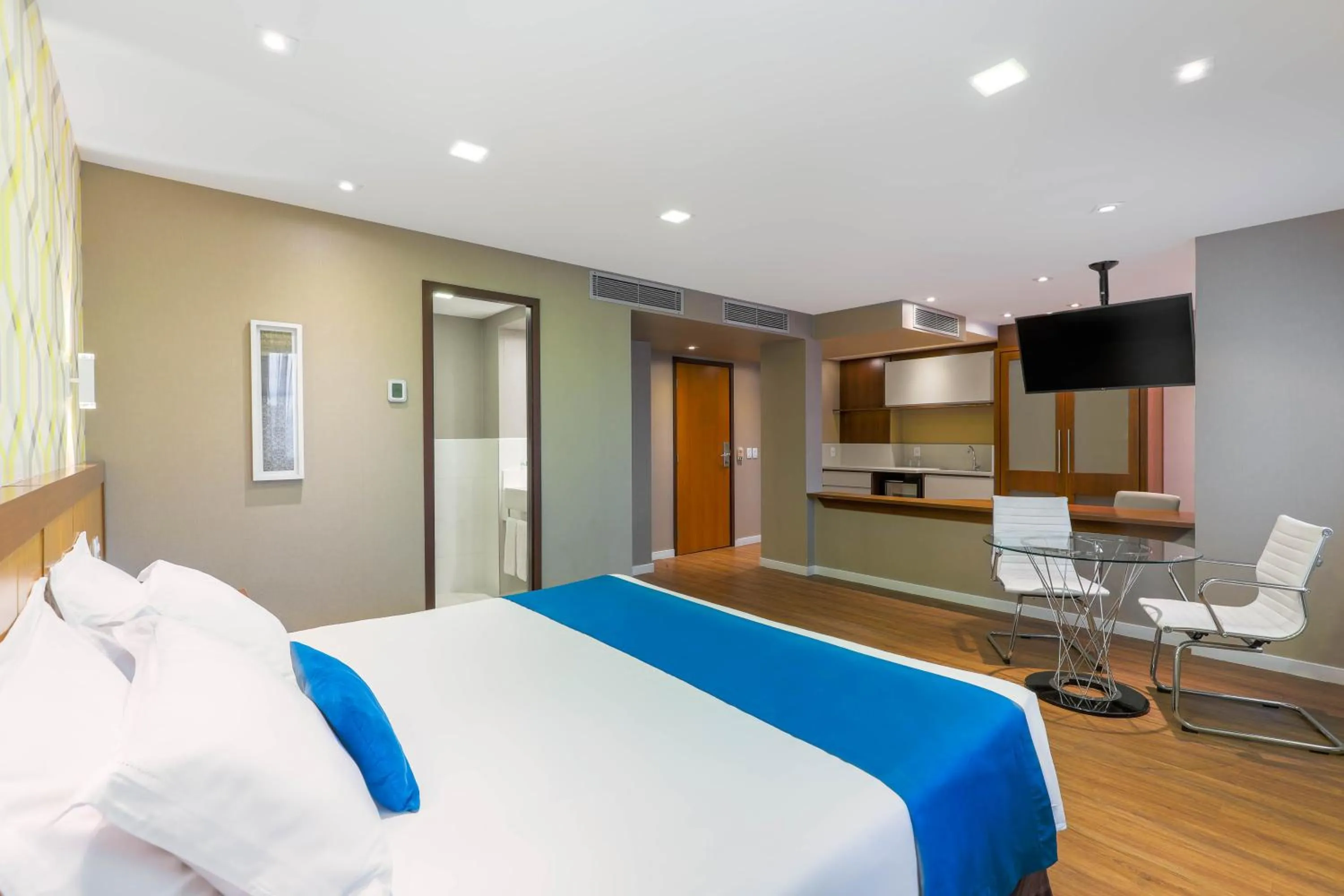 Bed in Wyndham Sao Paulo Ibirapuera Convention Plaza